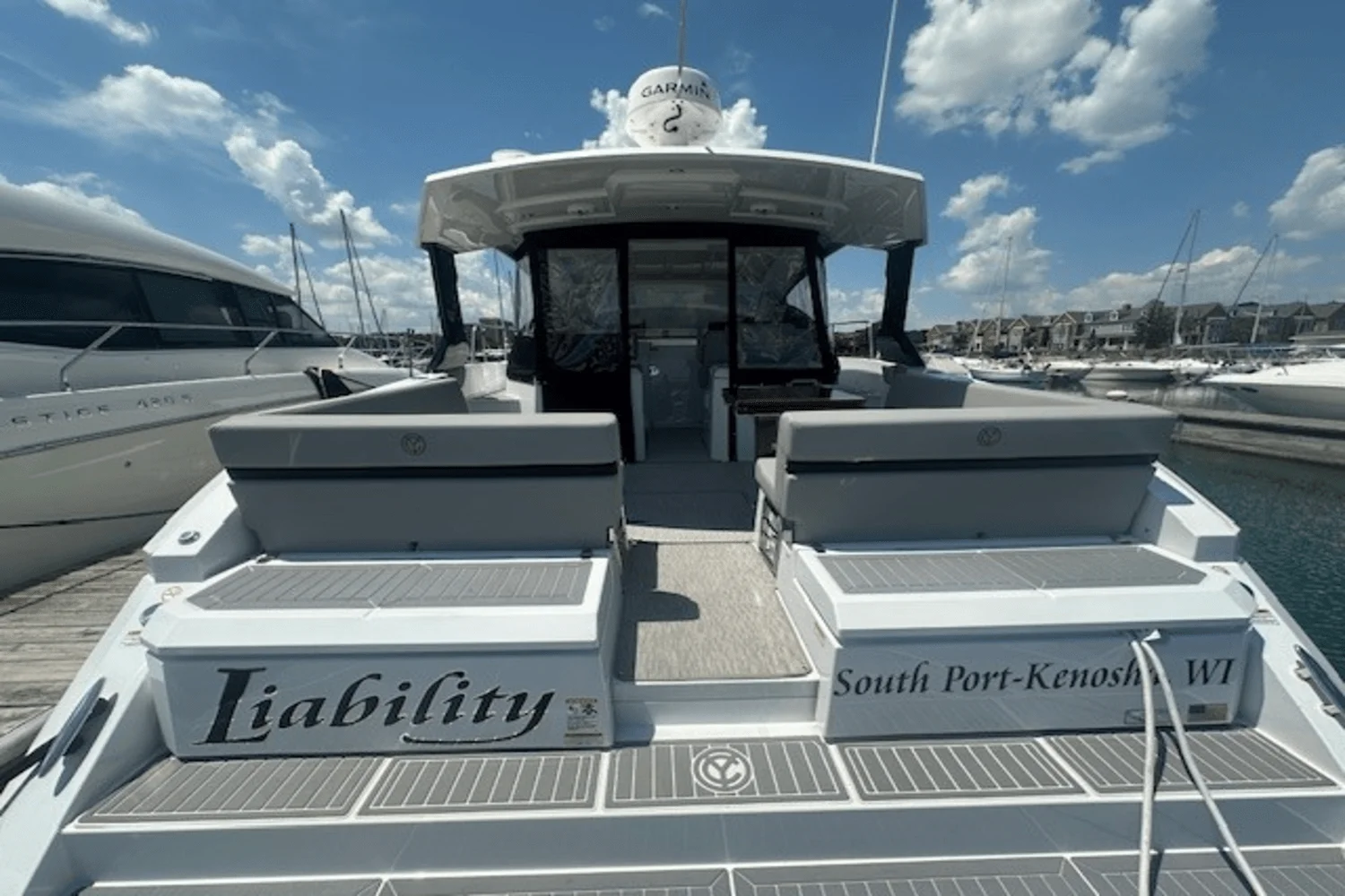 2023 Cruisers Yachts 390 EXPRESS COUPE Image Thumbnail #10