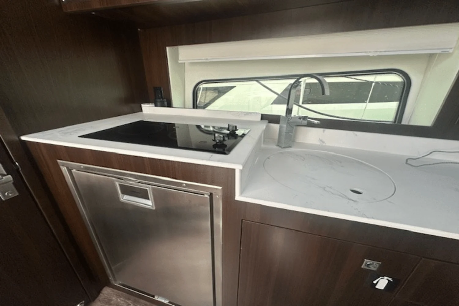 2023 Cruisers Yachts 390 EXPRESS COUPE Image Thumbnail #47