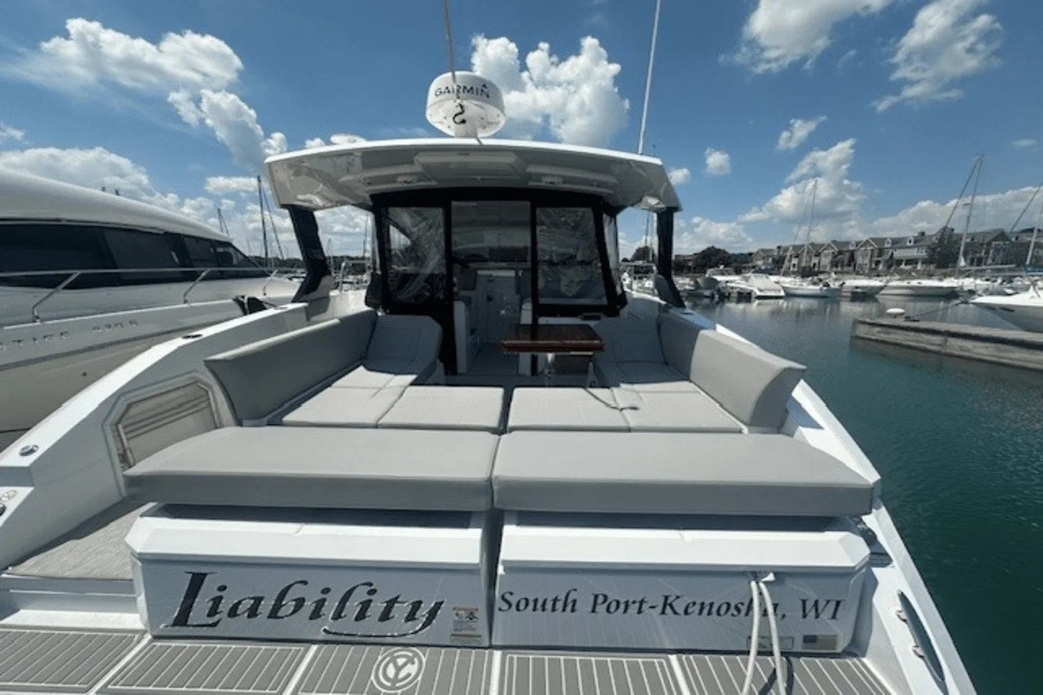 2023 Cruisers Yachts 390 EXPRESS COUPE Image Thumbnail #7