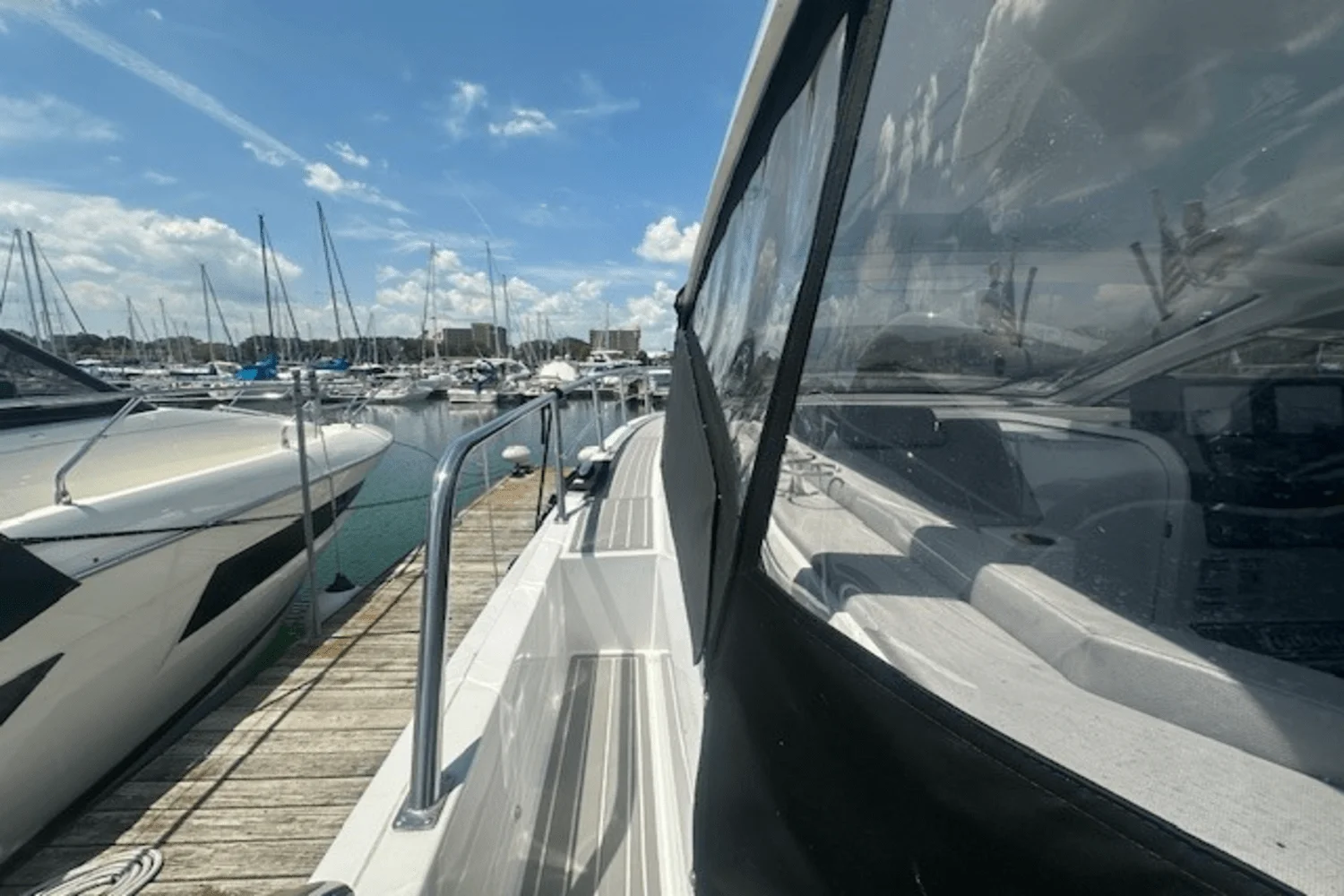 2023 Cruisers Yachts 390 EXPRESS COUPE Image Thumbnail #38