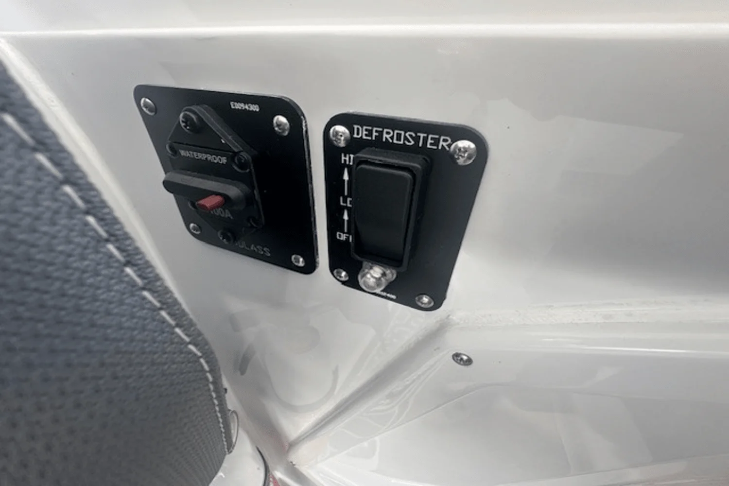 2023 Cruisers Yachts 390 EXPRESS COUPE Image Thumbnail #32