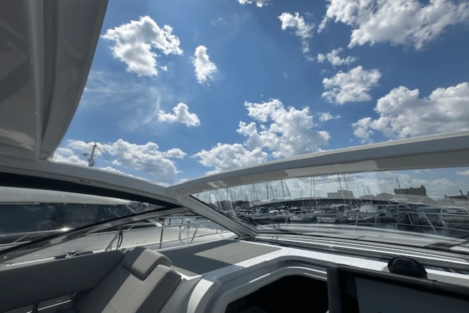 2023 Cruisers Yachts 390 EXPRESS COUPE Image Thumbnail #36