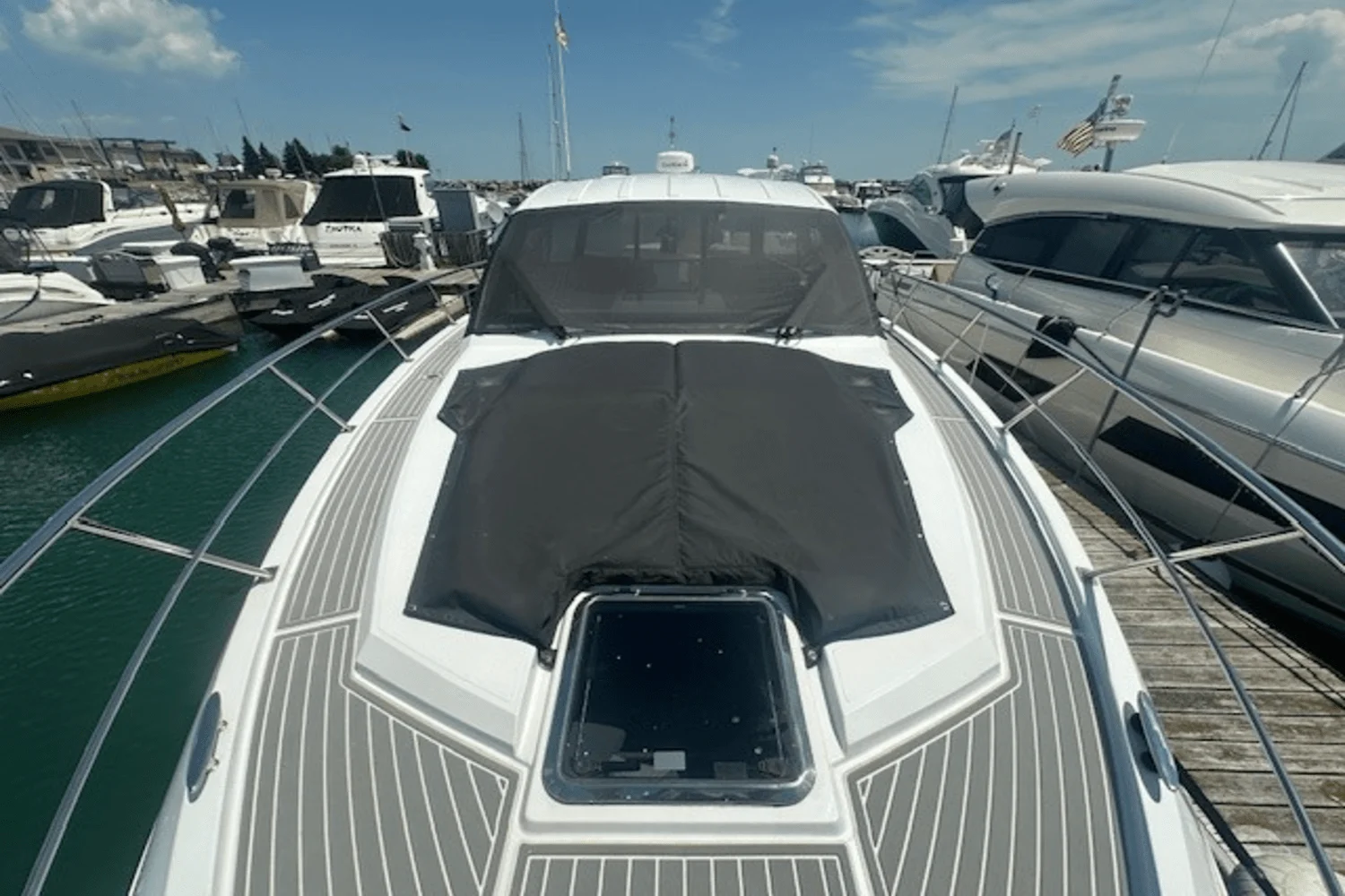 2023 Cruisers Yachts 390 EXPRESS COUPE Image Thumbnail #40