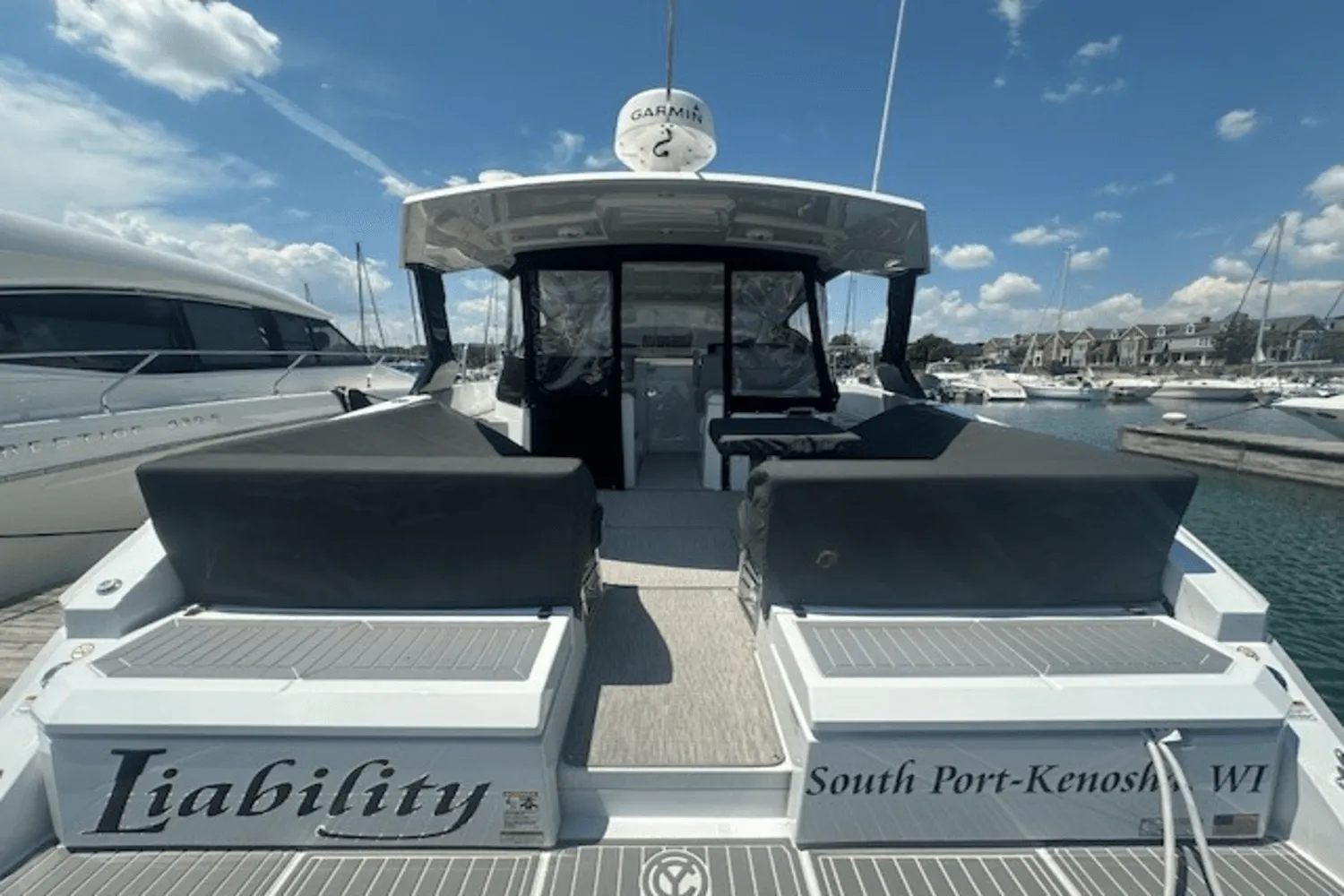 2023 Cruisers Yachts 390 EXPRESS COUPE Image Thumbnail #11