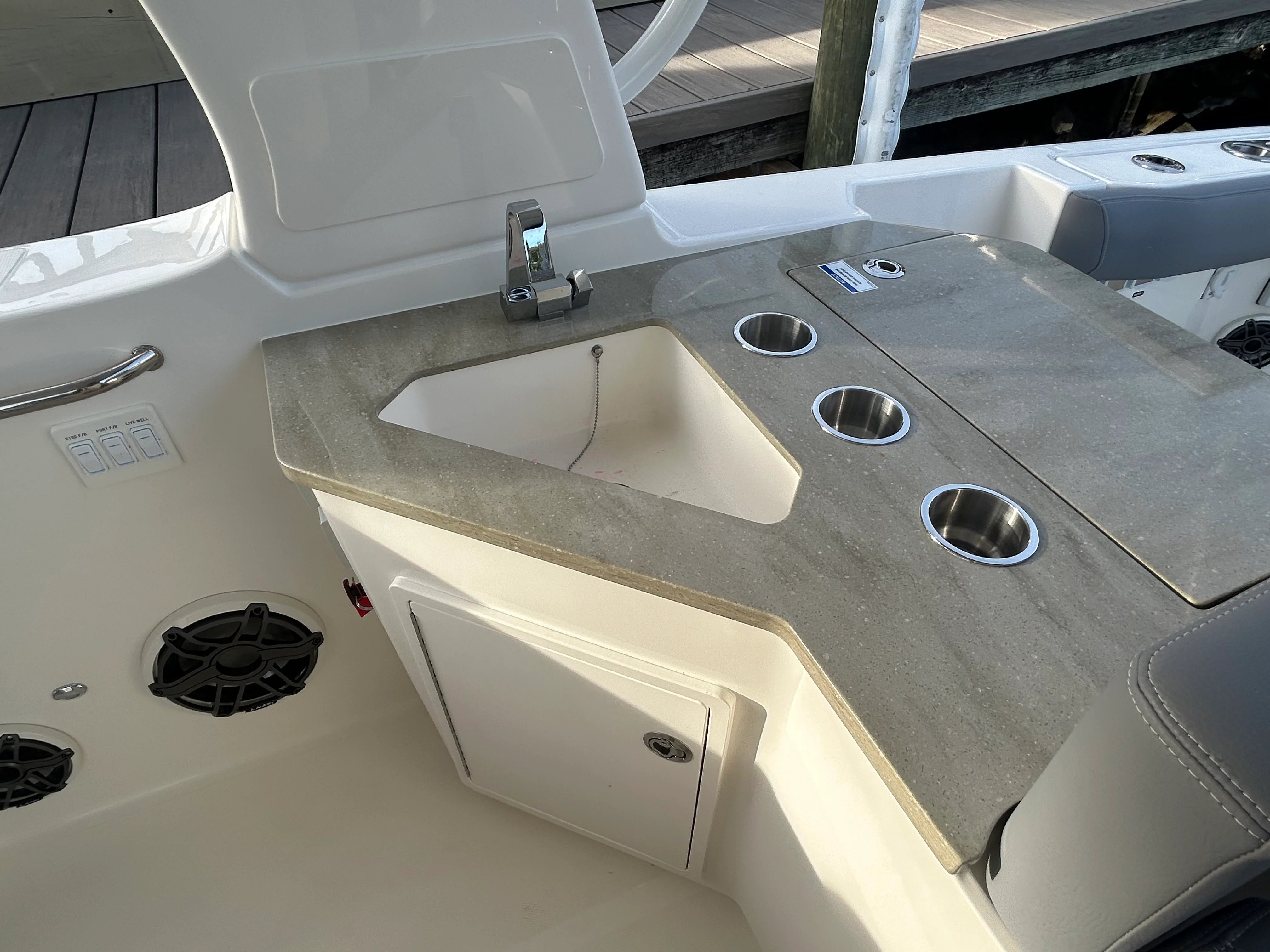 2026 Boston Whaler 350 Realm Image Thumbnail #18