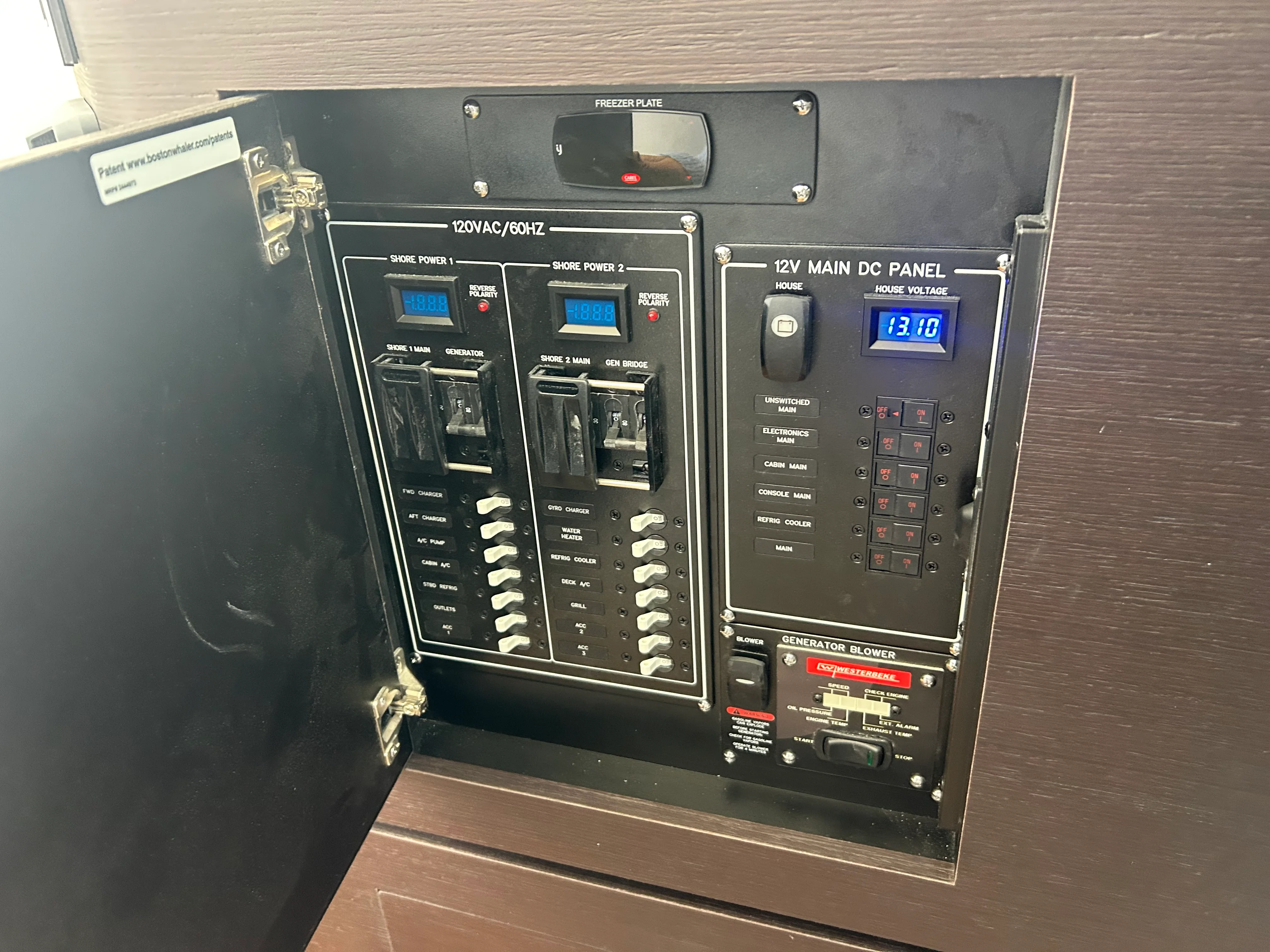 2026 Boston Whaler 350 Realm Image Thumbnail #27