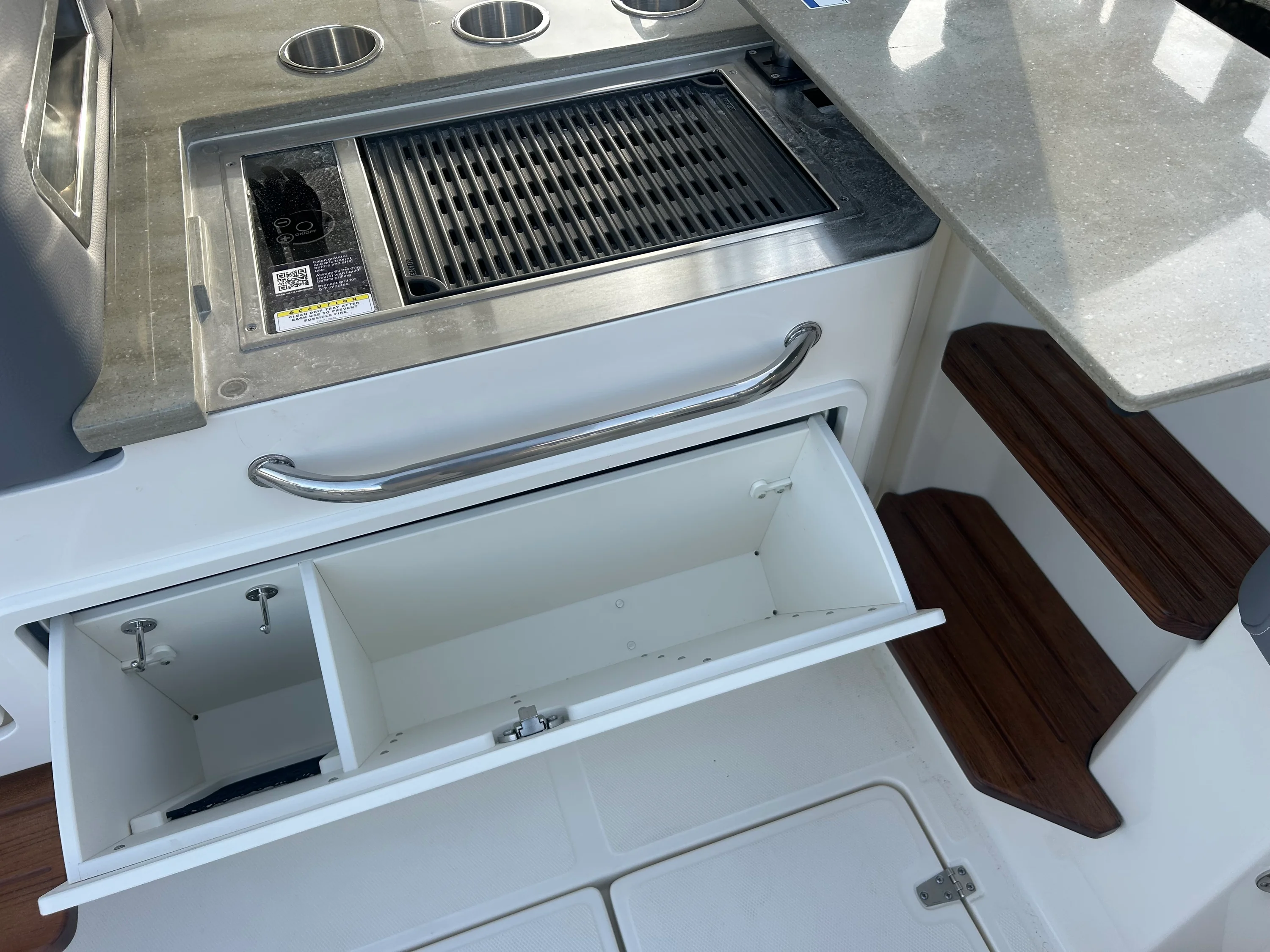 2026 Boston Whaler 350 Realm Image Thumbnail #12