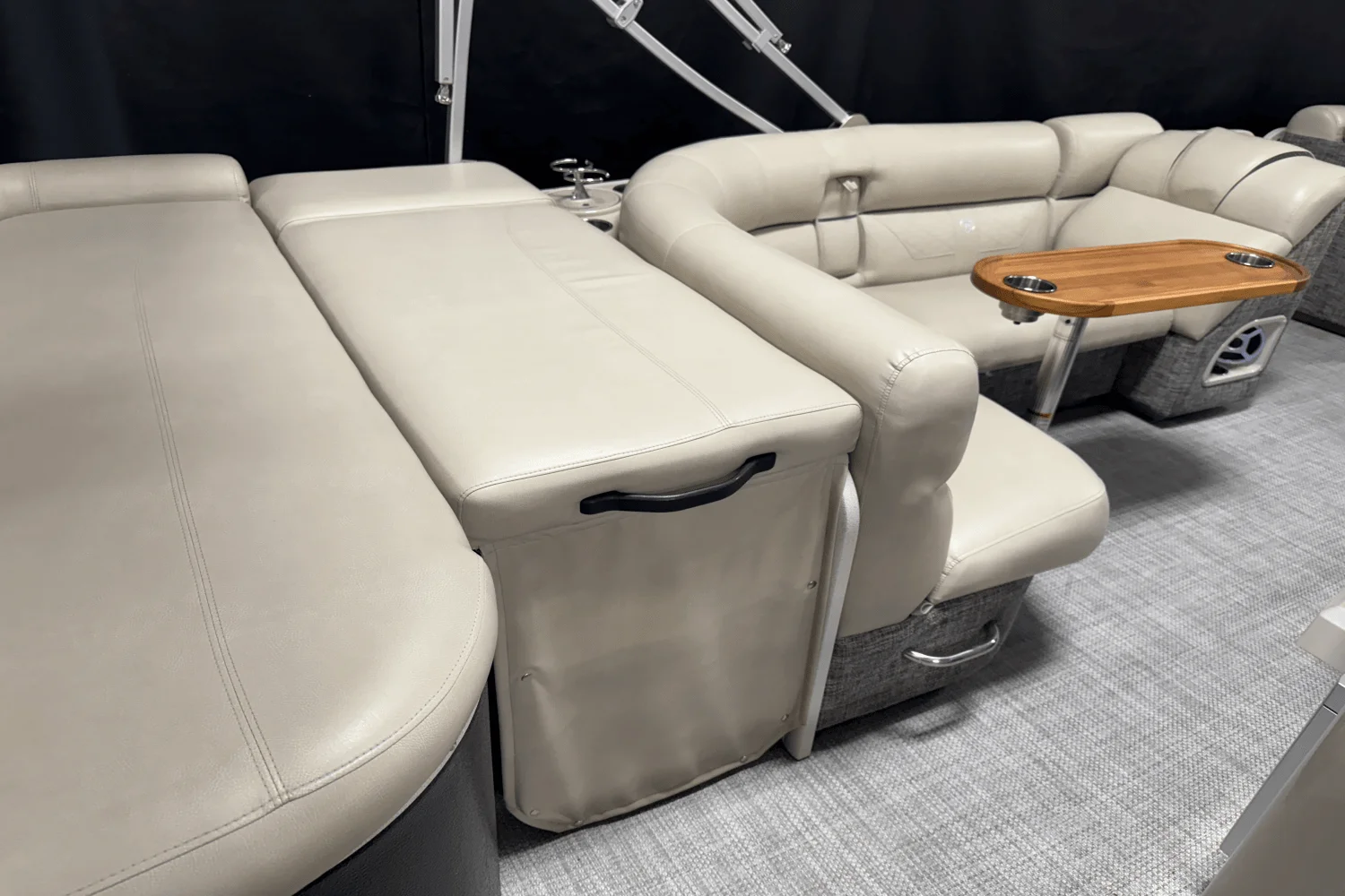 2017 Premier 250 GRAND MAJESTIC Image Thumbnail #21