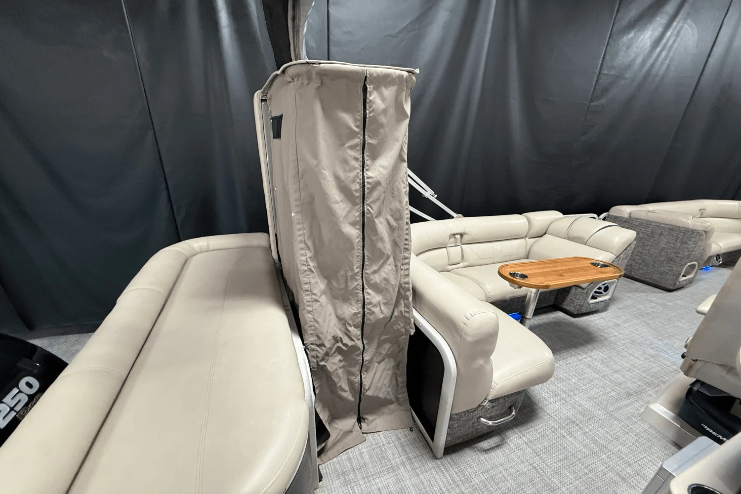 2017 Premier 250 GRAND MAJESTIC Image Thumbnail #23