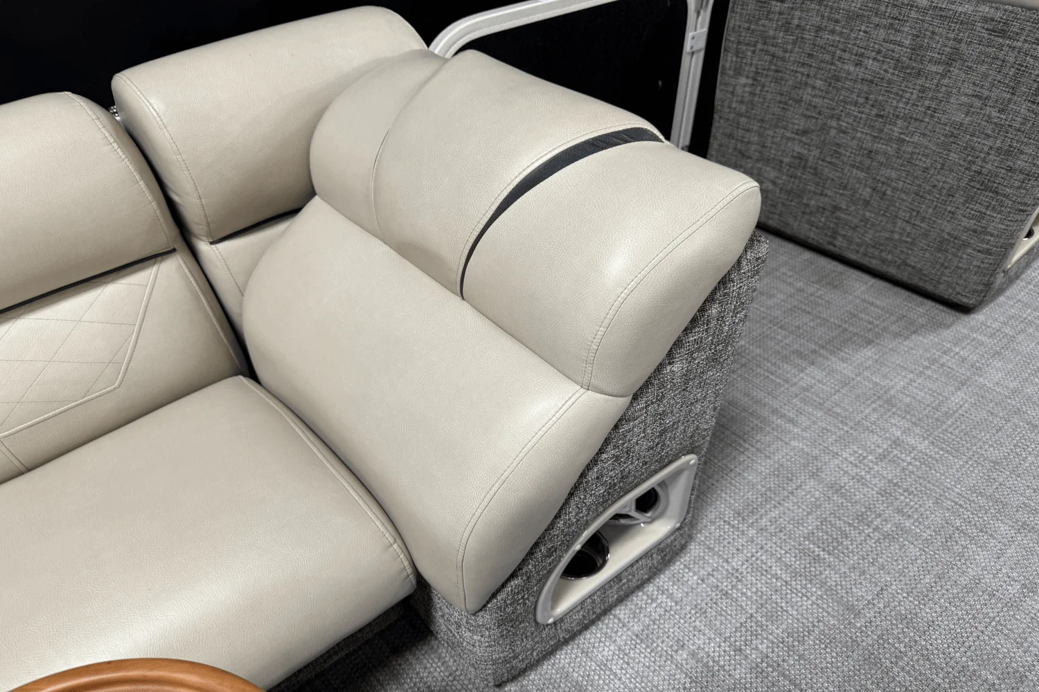 2017 Premier 250 GRAND MAJESTIC Image Thumbnail #34