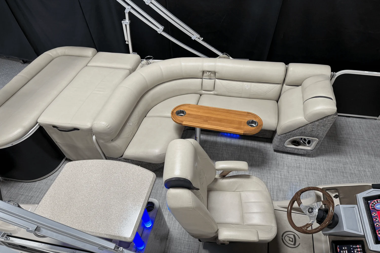 2017 Premier 250 GRAND MAJESTIC Image Thumbnail #8