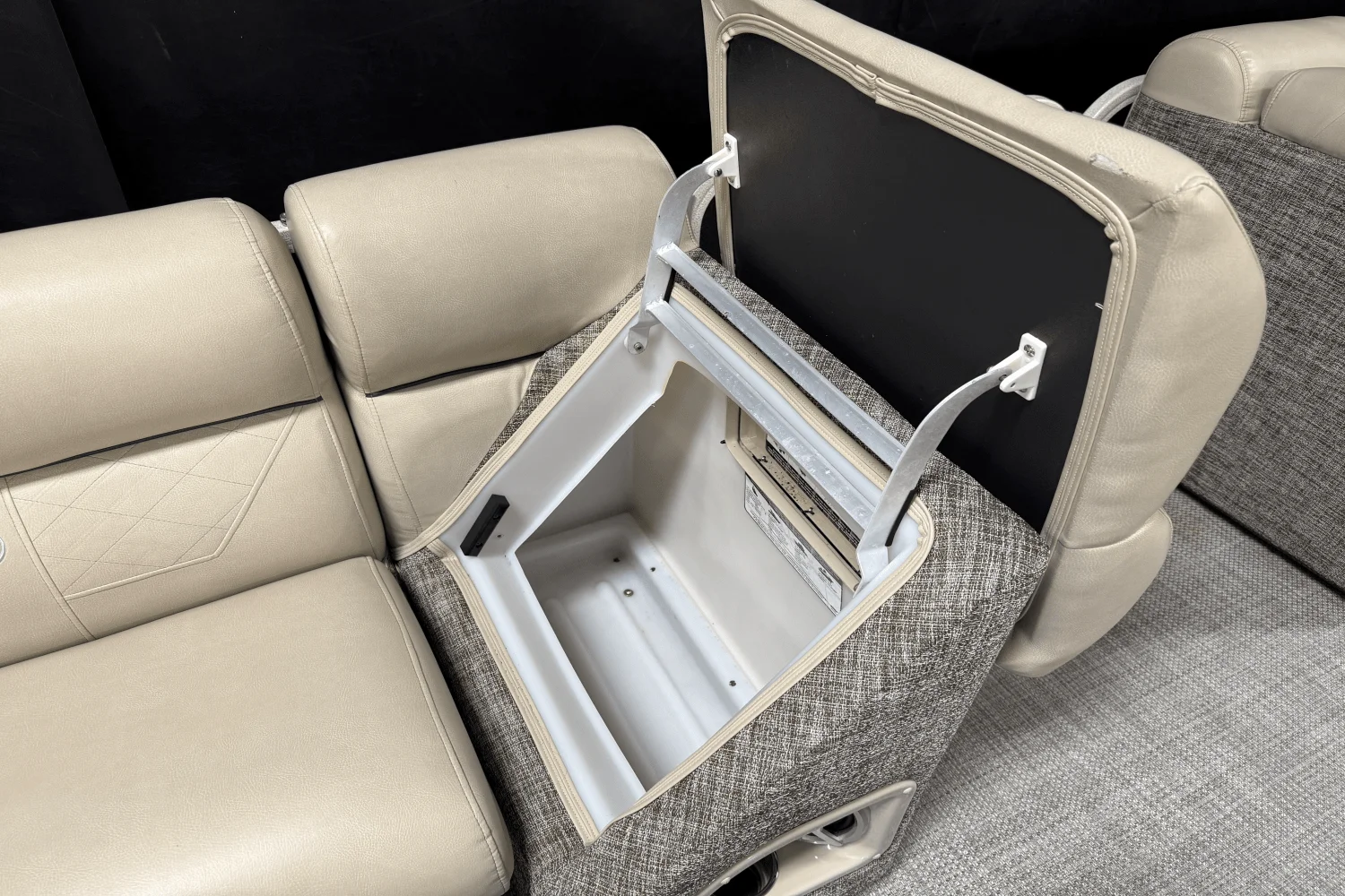 2017 Premier 250 GRAND MAJESTIC Image Thumbnail #35