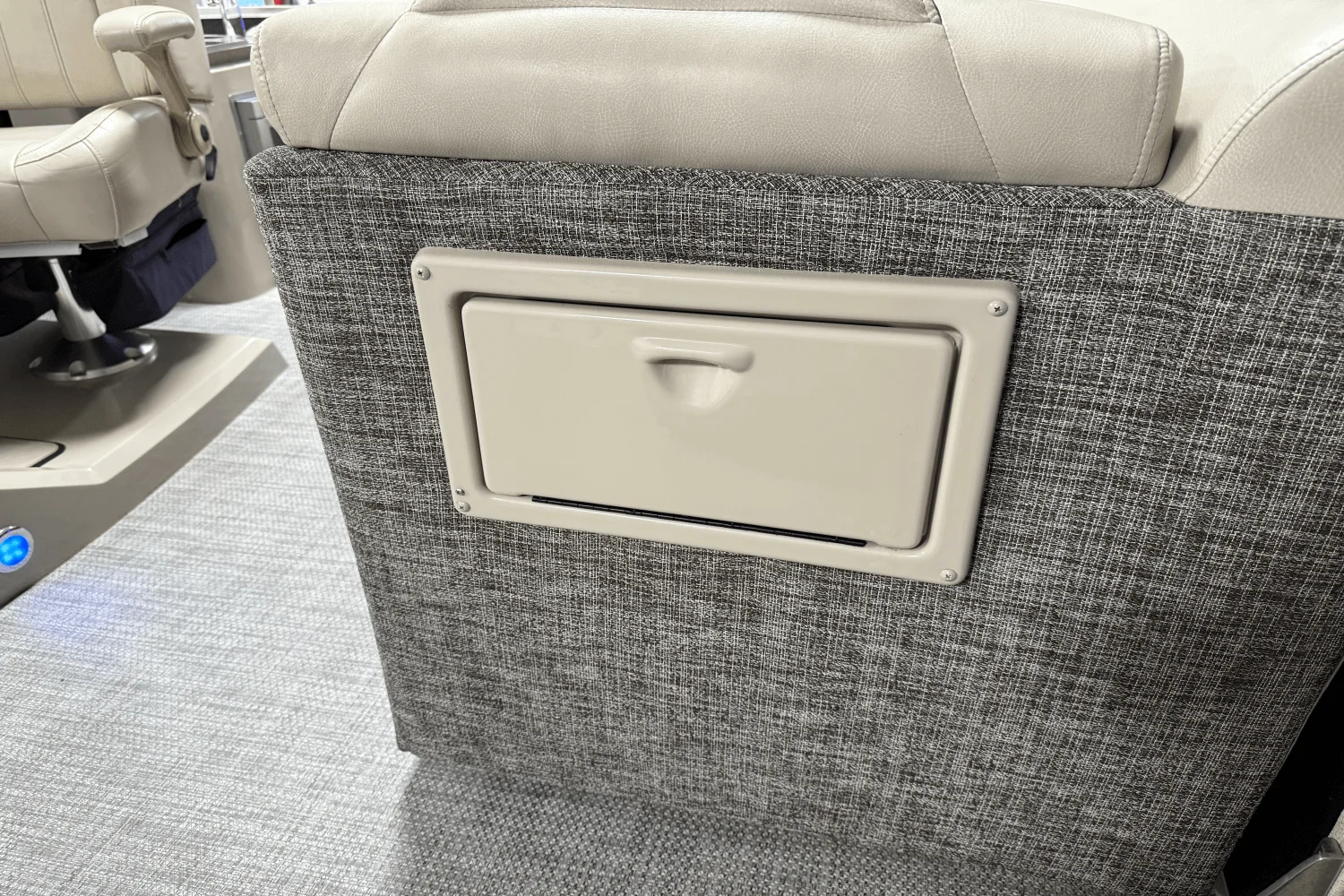 2017 Premier 250 GRAND MAJESTIC Image Thumbnail #37