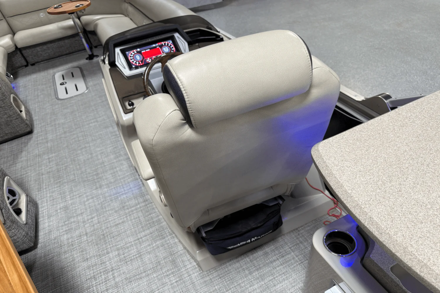 2017 Premier 250 GRAND MAJESTIC Image Thumbnail #48