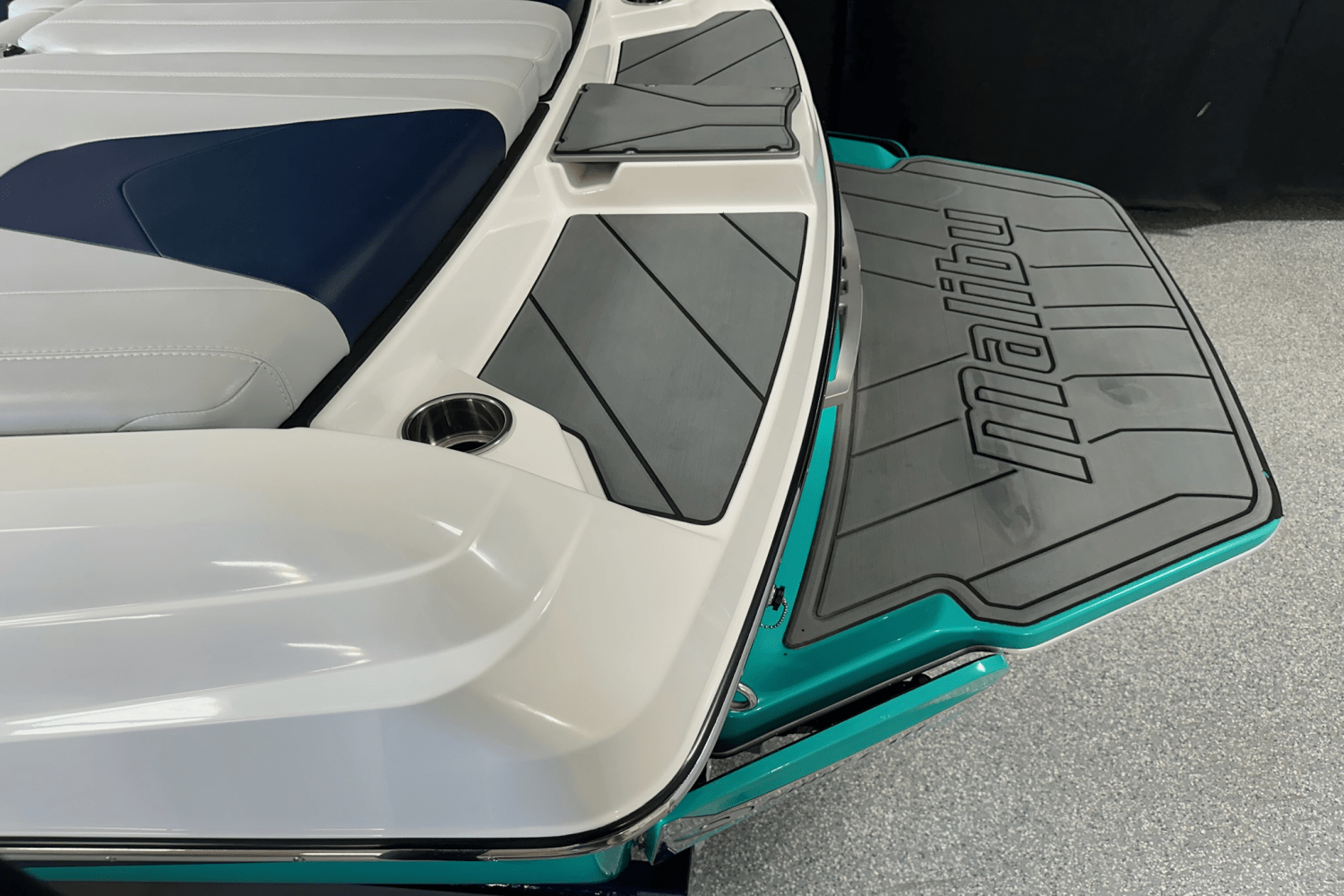 2021 Malibu VLX Image Thumbnail #9