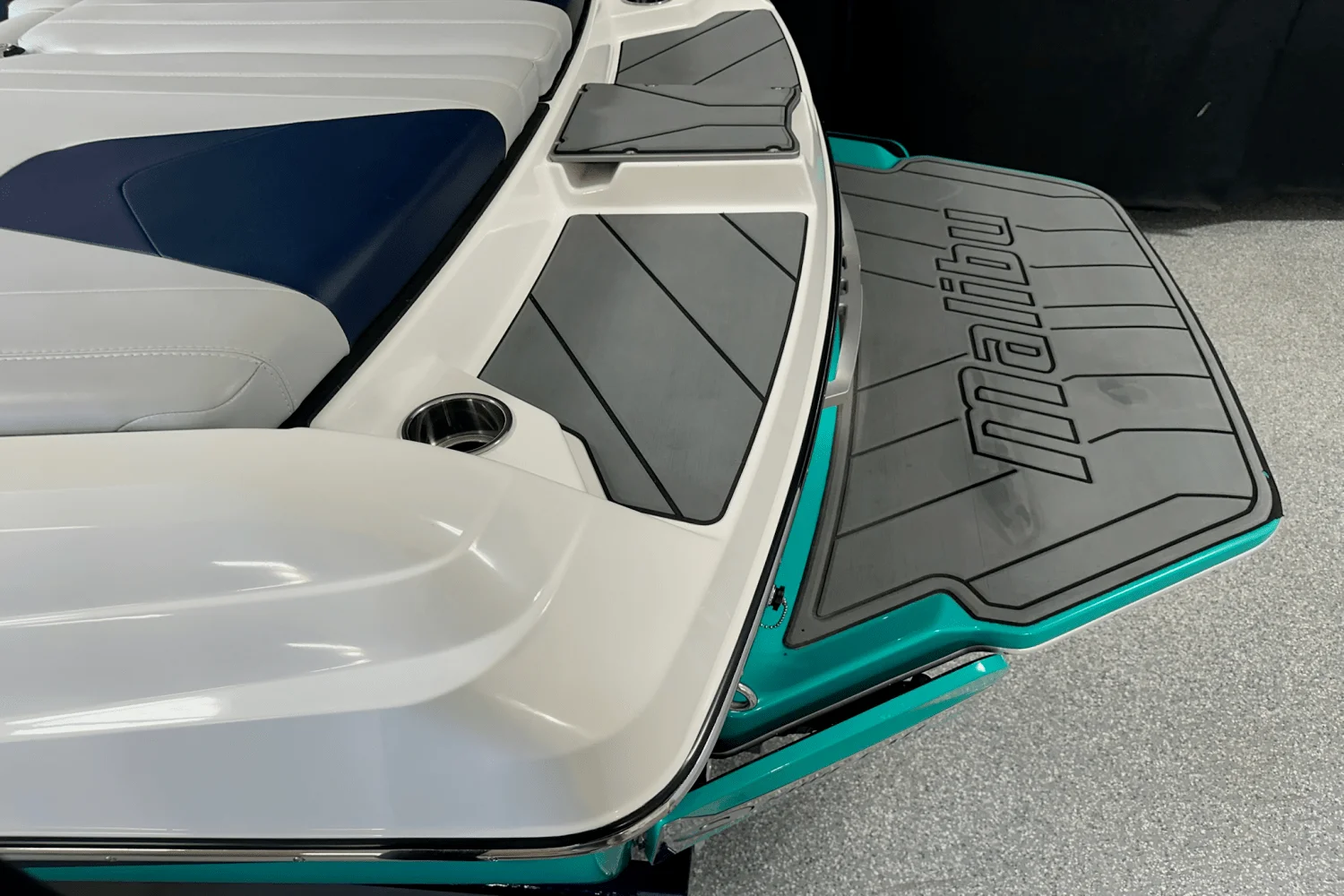 2021 Malibu 21 VLX Image Thumbnail #9