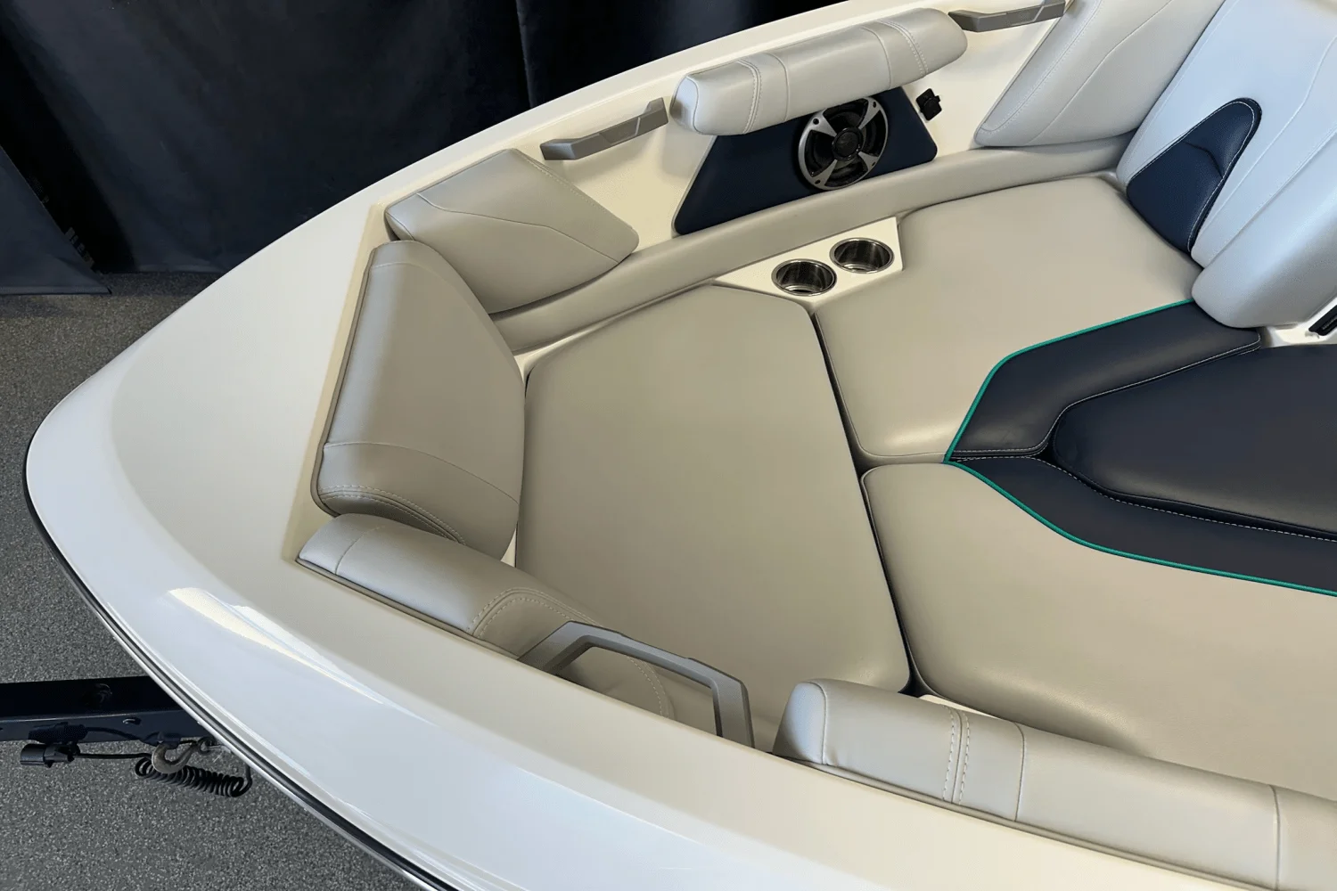 2021 Malibu 21 VLX Image Thumbnail #2