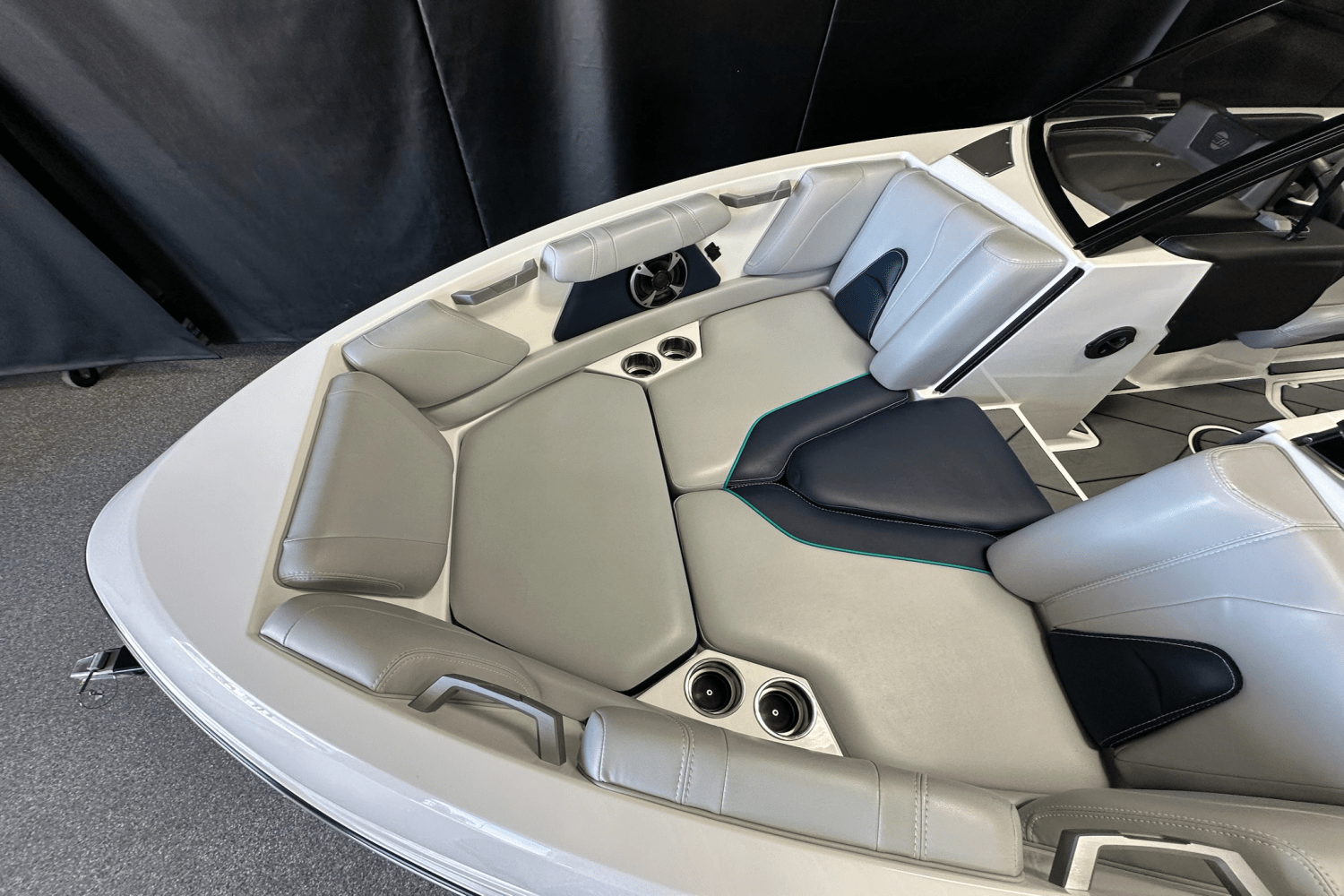 2021 Malibu VLX Image Thumbnail #1