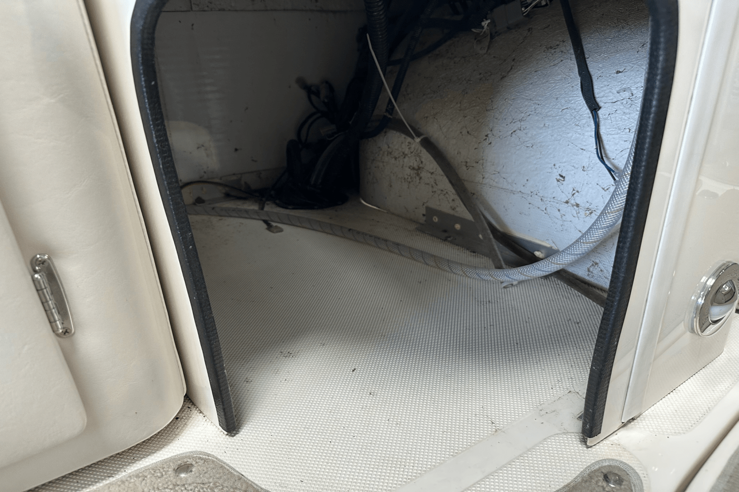 2009 Hurricane 215 FUNDECK RE Image Thumbnail #28