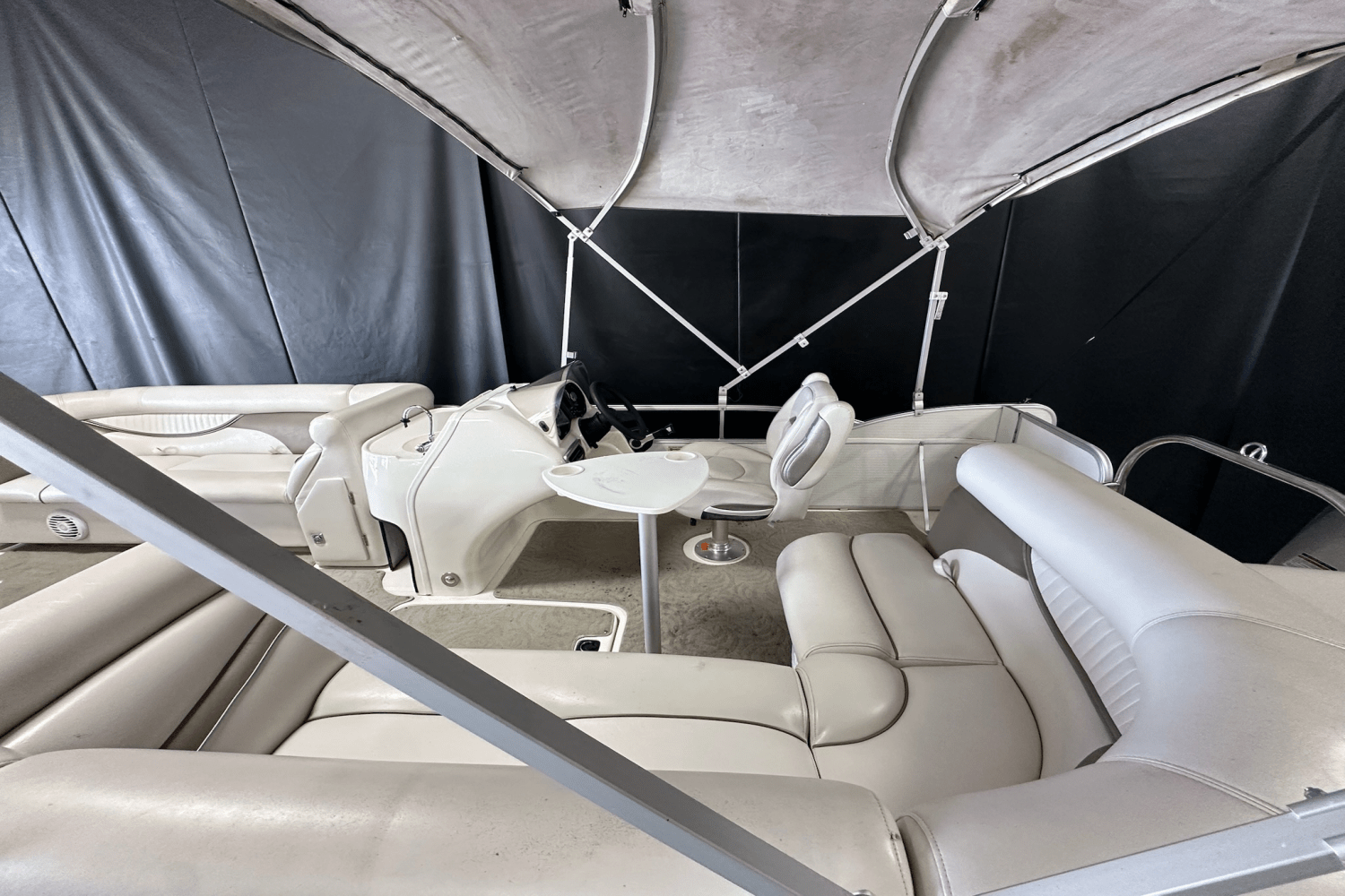 2009 Hurricane 215 FUNDECK RE Image Thumbnail #5