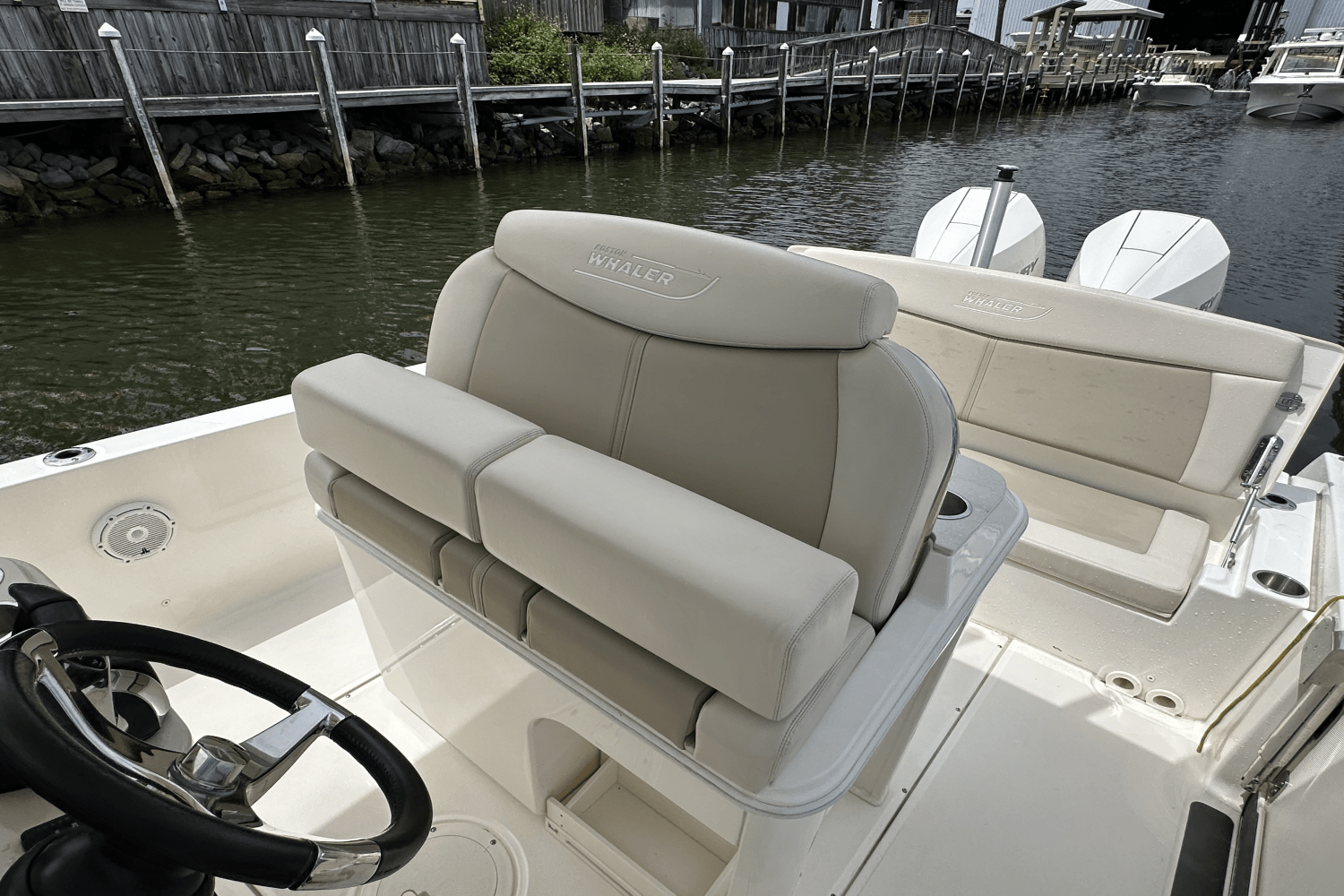 2021 Boston Whaler 270 DAUNTLESS Image Thumbnail #12