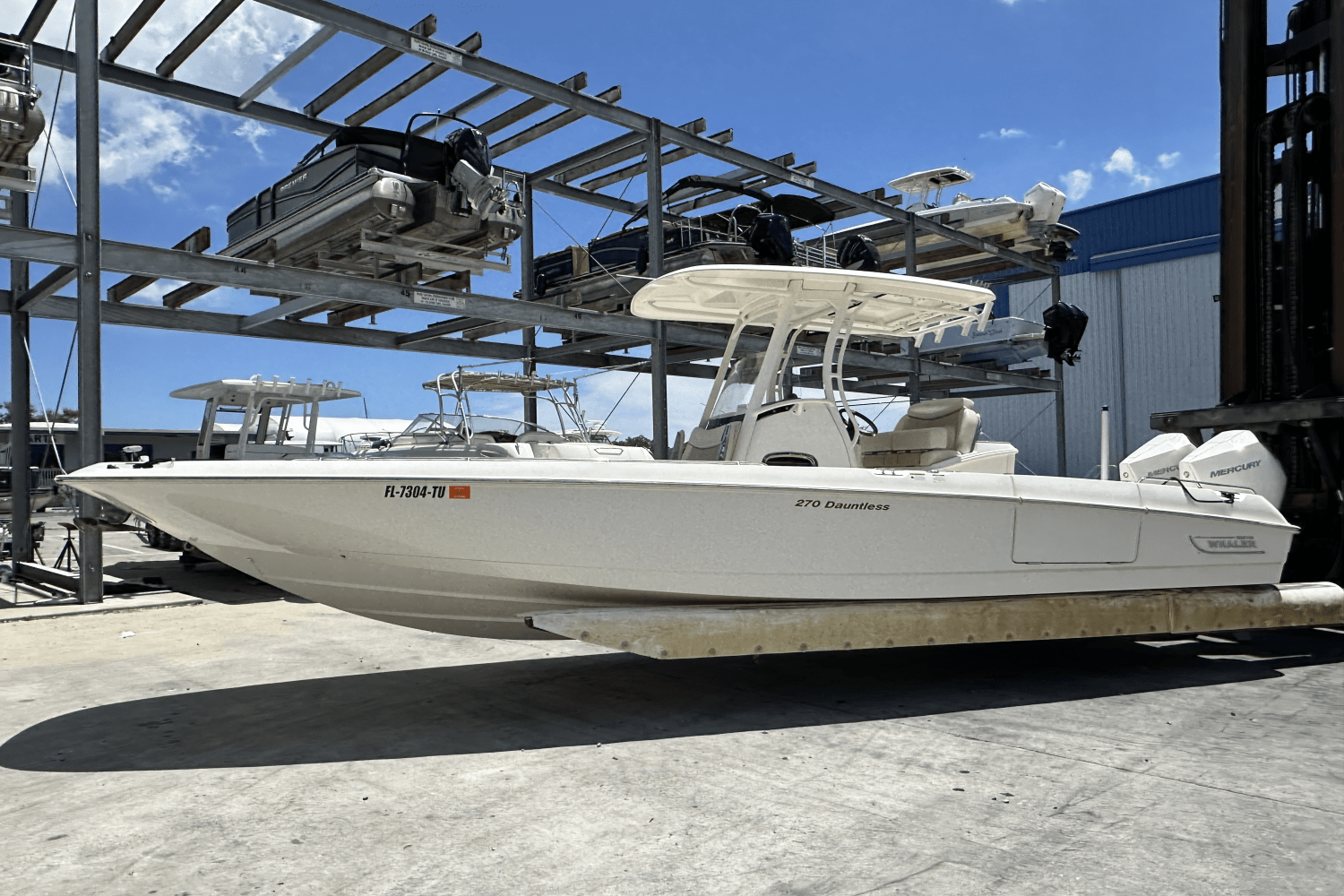 2021 Boston Whaler 270 DAUNTLESS Image Thumbnail #3