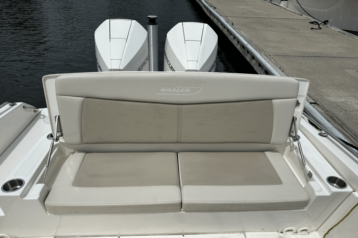 2021 Boston Whaler 270 DAUNTLESS Image Thumbnail #9
