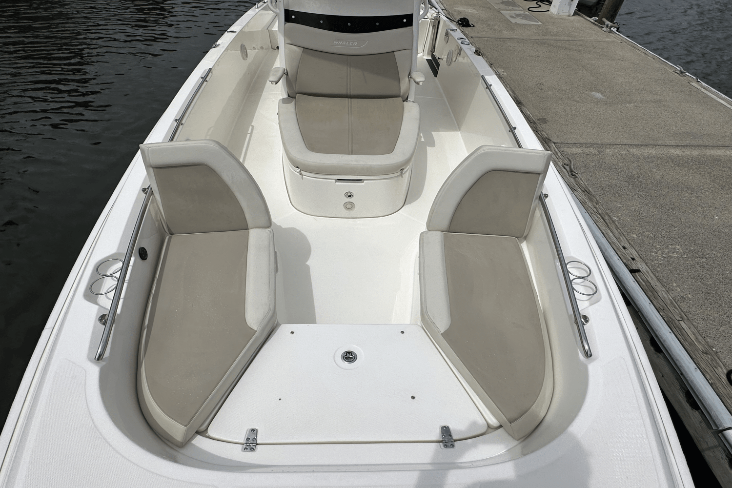 2021 Boston Whaler 270 DAUNTLESS Image Thumbnail #22
