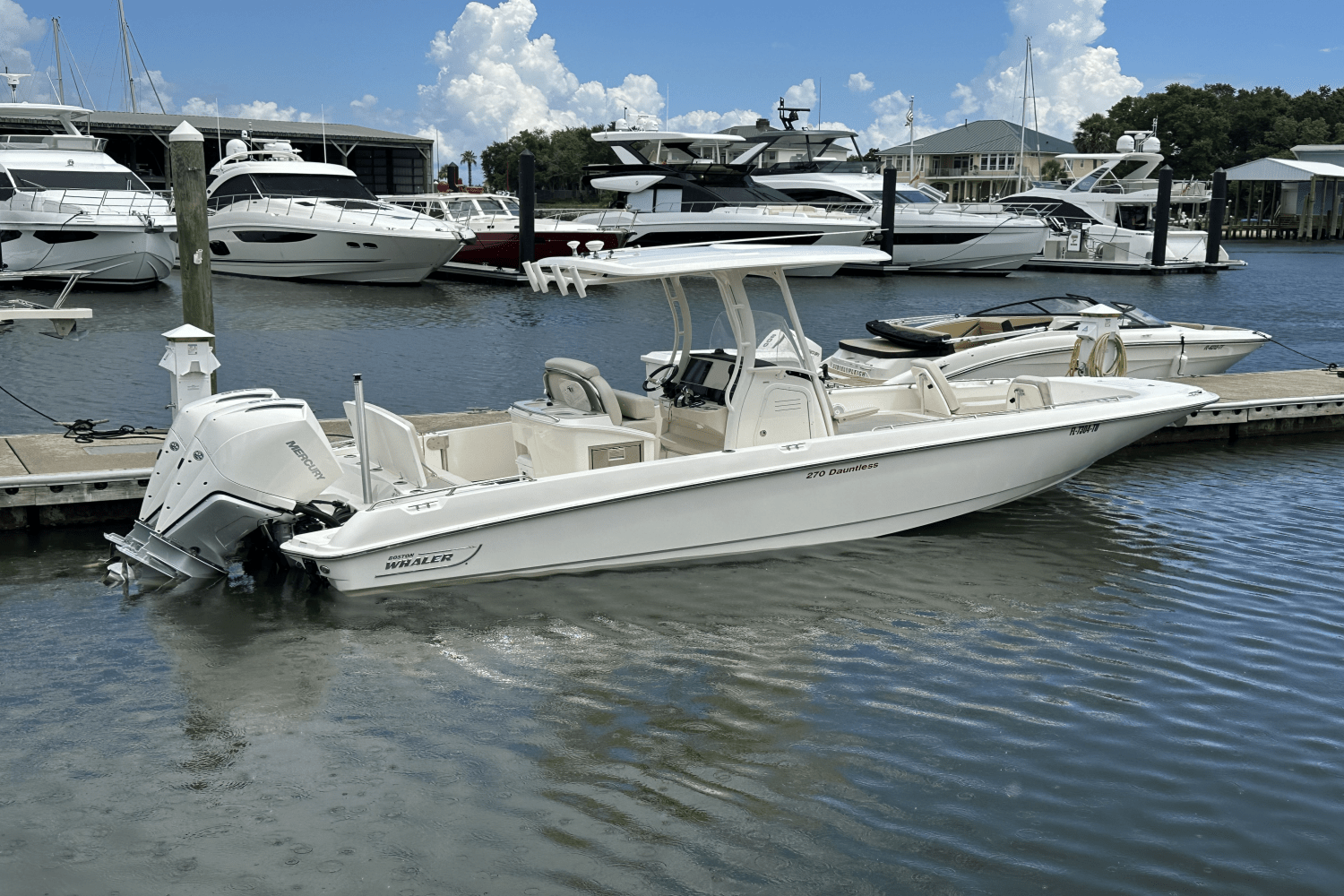 2021 Boston Whaler 270 DAUNTLESS Image Thumbnail #1
