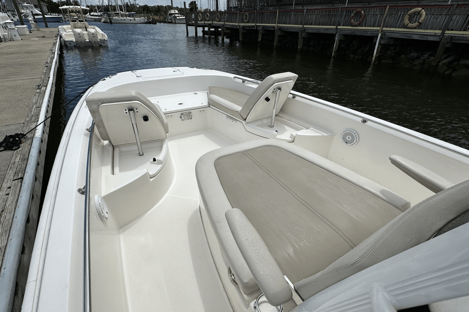 2021 Boston Whaler 270 DAUNTLESS Image Thumbnail #23