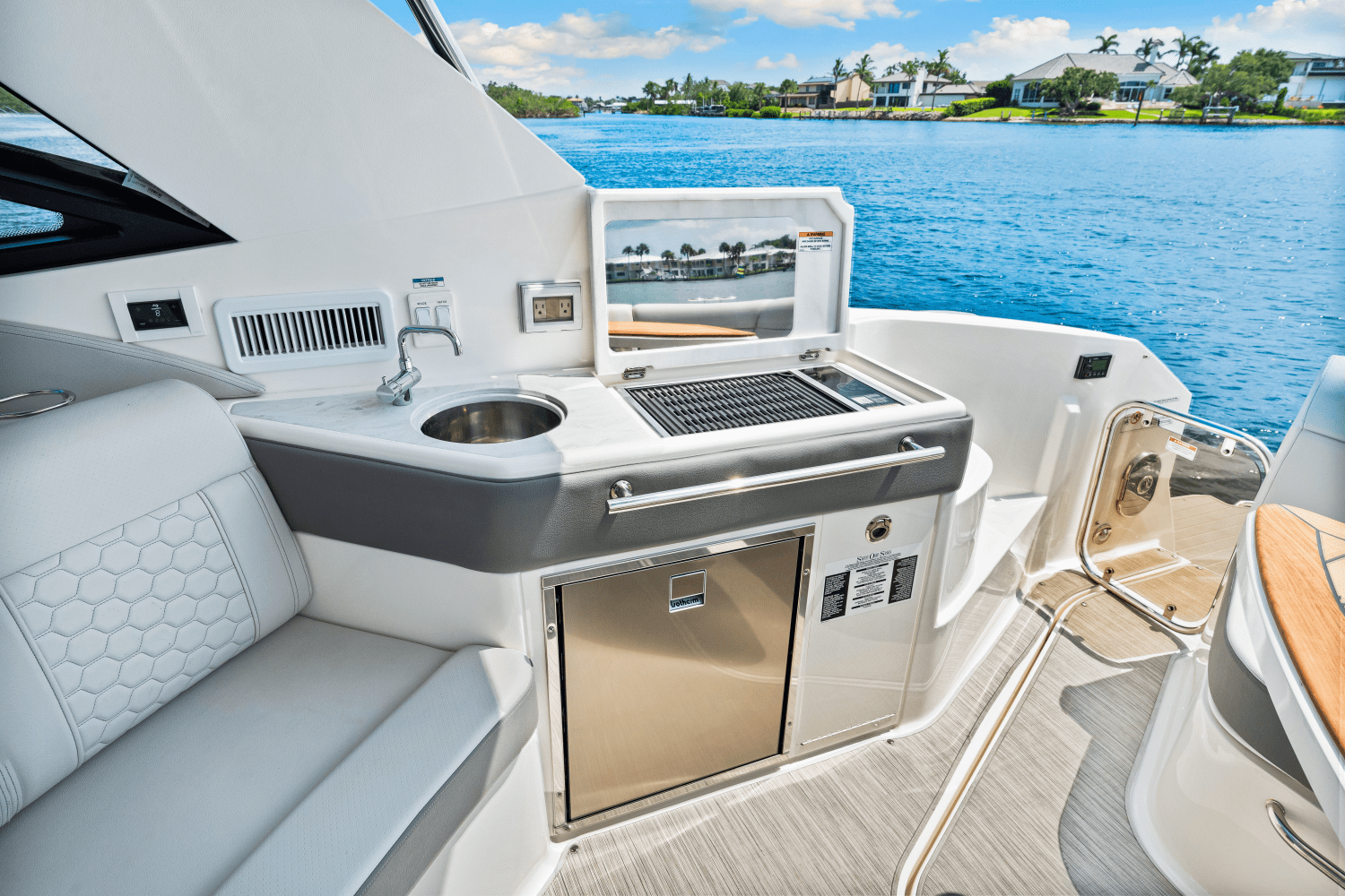2024 Sea Ray Sundancer 320 Outboard Image Thumbnail #30