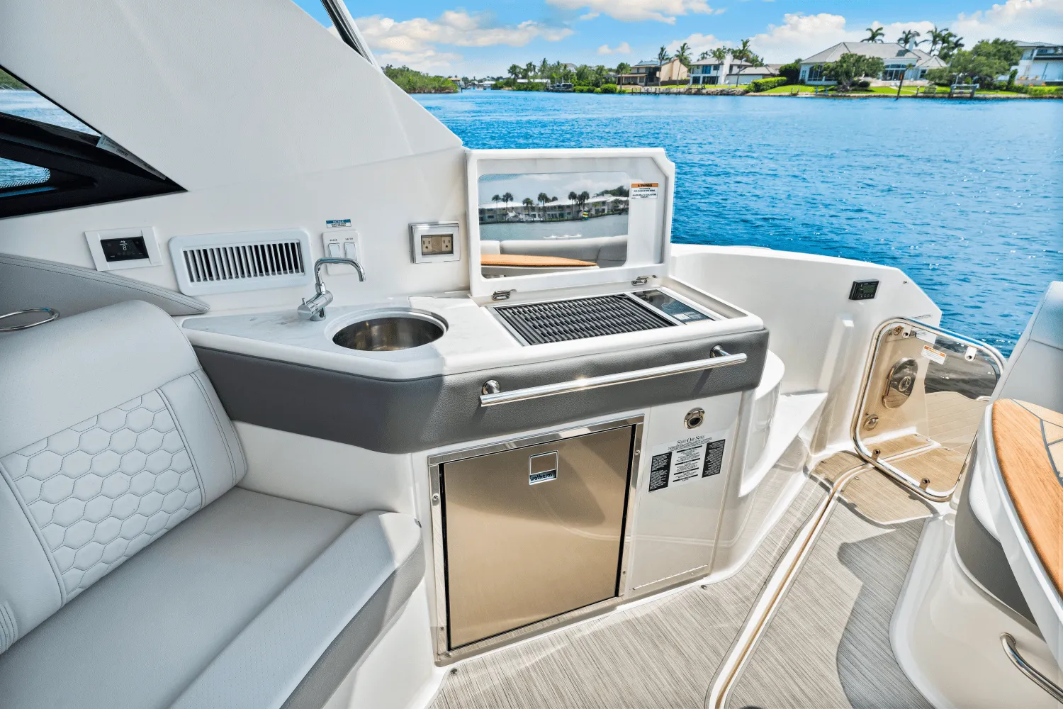 2024 Sea Ray Sundancer 320 Outboard Image Thumbnail #30