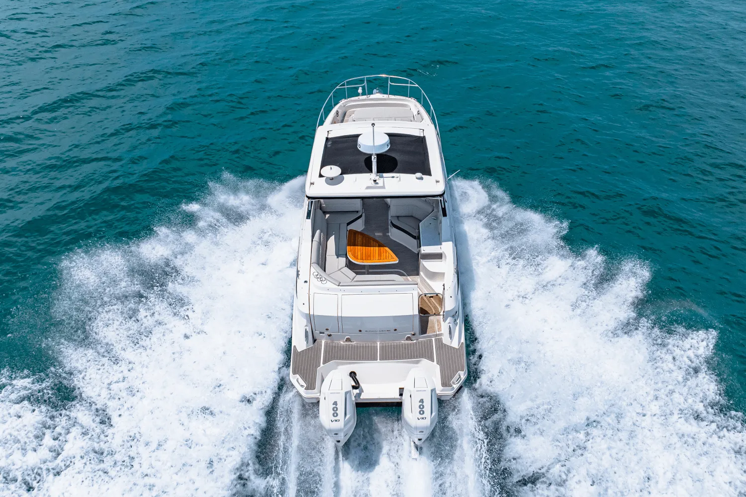 2024 Sea Ray Sundancer 320 Outboard Image Thumbnail #19
