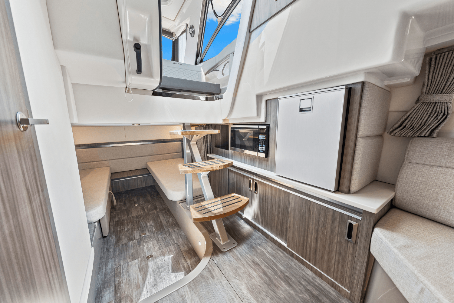 2024 Sea Ray Sundancer 320 Outboard Image Thumbnail #53