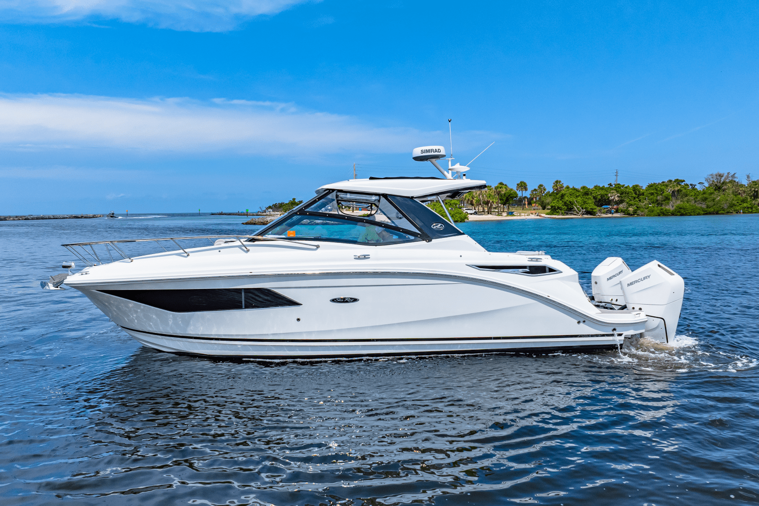 2024 Sea Ray Sundancer 320 Outboard Image Thumbnail #2