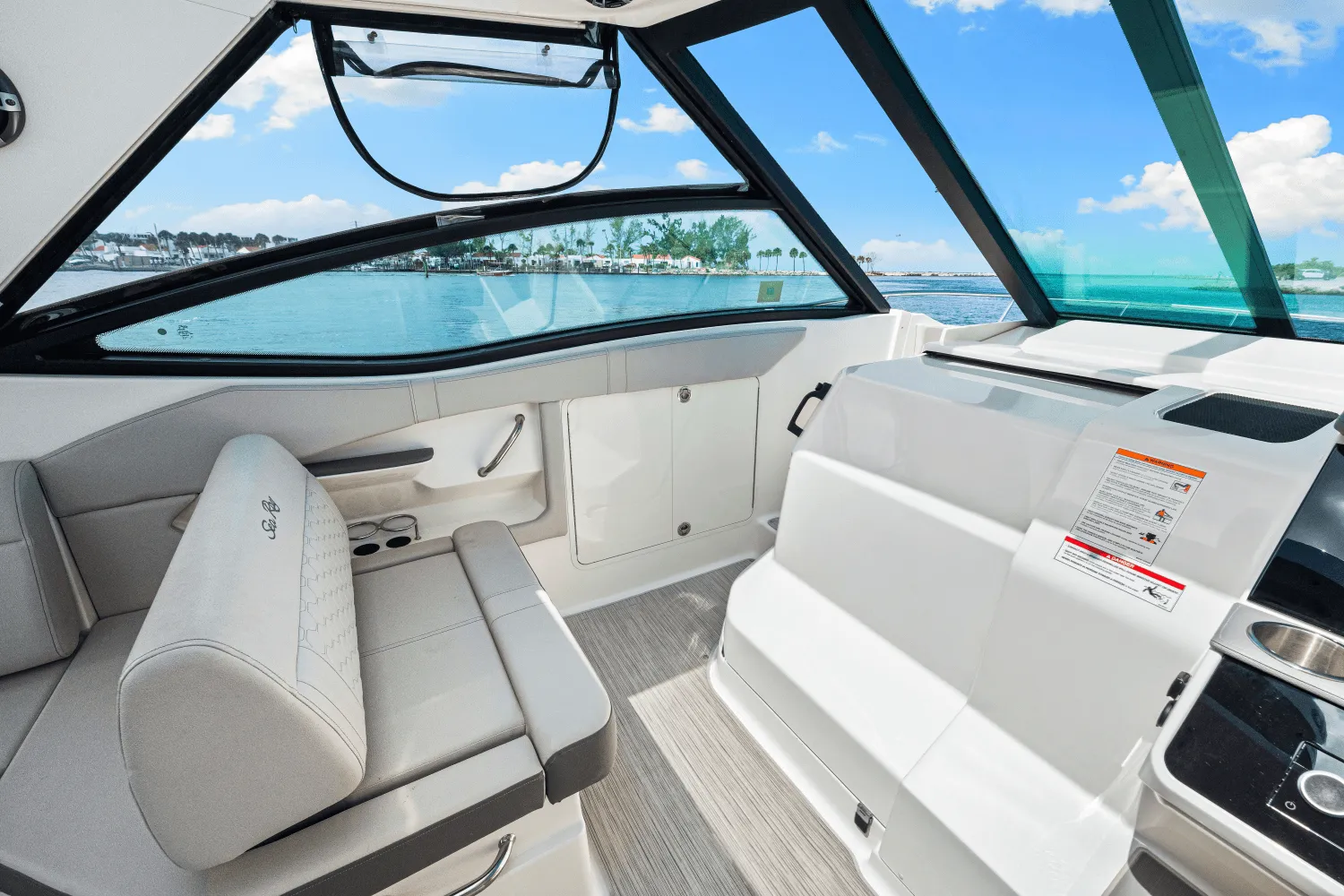 2024 Sea Ray Sundancer 320 Outboard Image Thumbnail #43