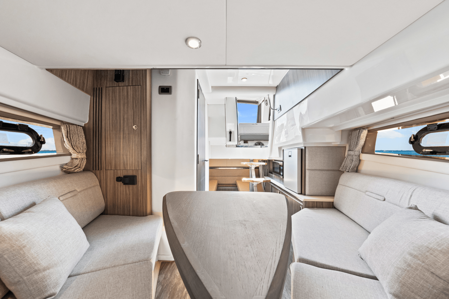 2024 Sea Ray Sundancer 320 Outboard Image Thumbnail #52