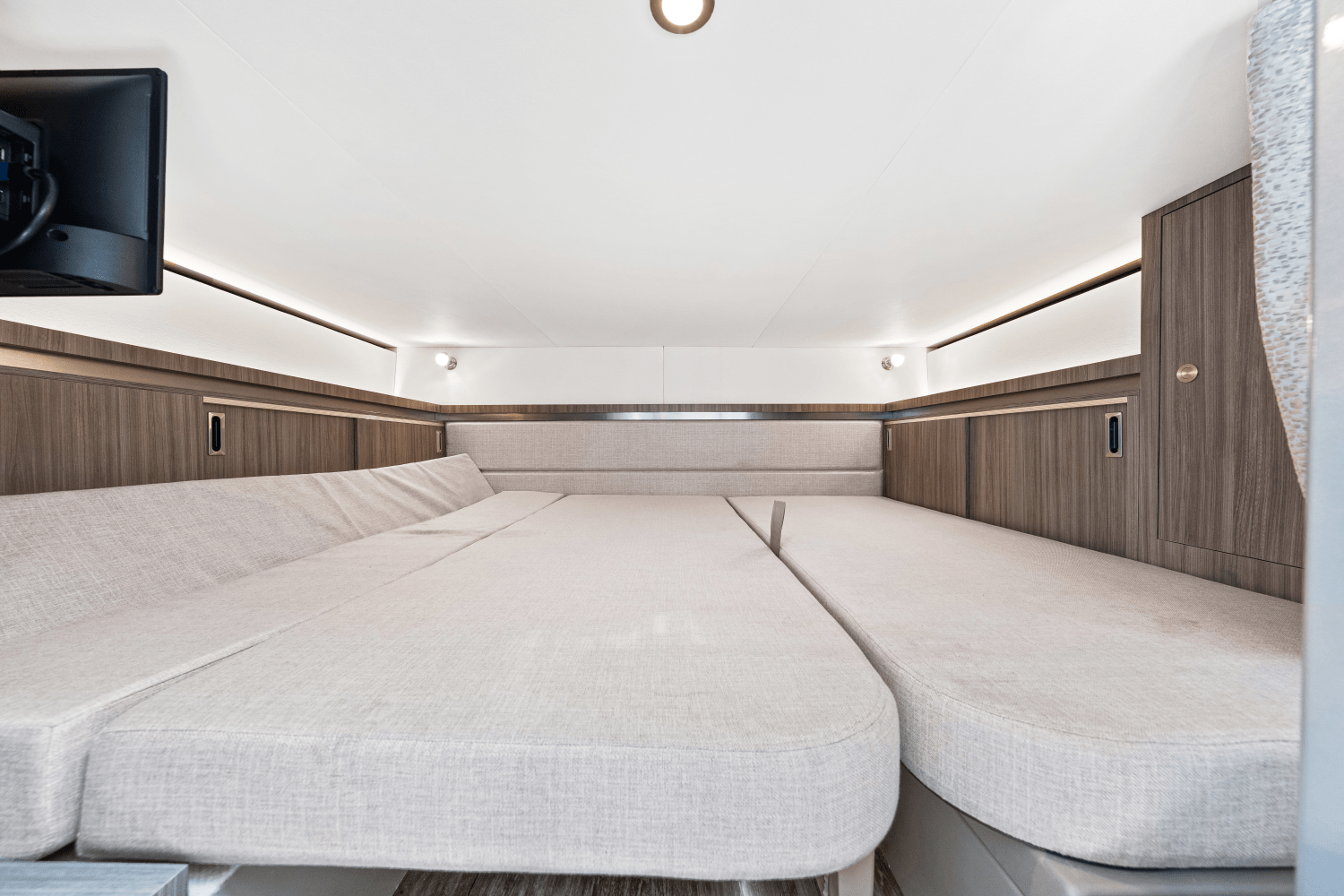2024 Sea Ray Sundancer 320 Outboard Image Thumbnail #36