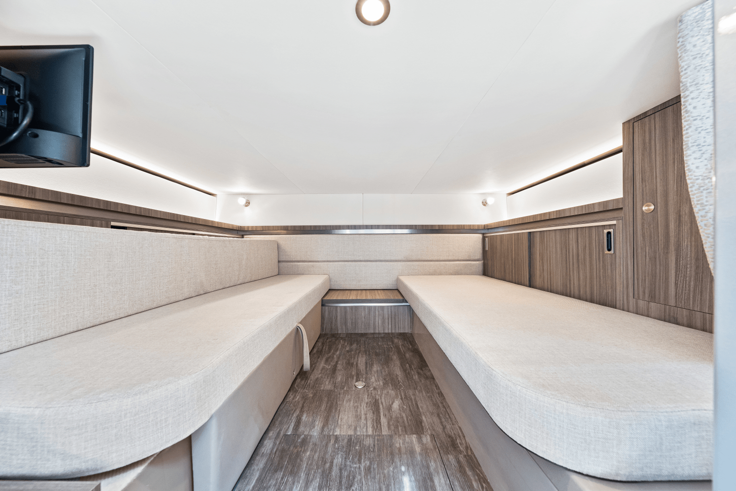 2024 Sea Ray Sundancer 320 Outboard Image Thumbnail #35