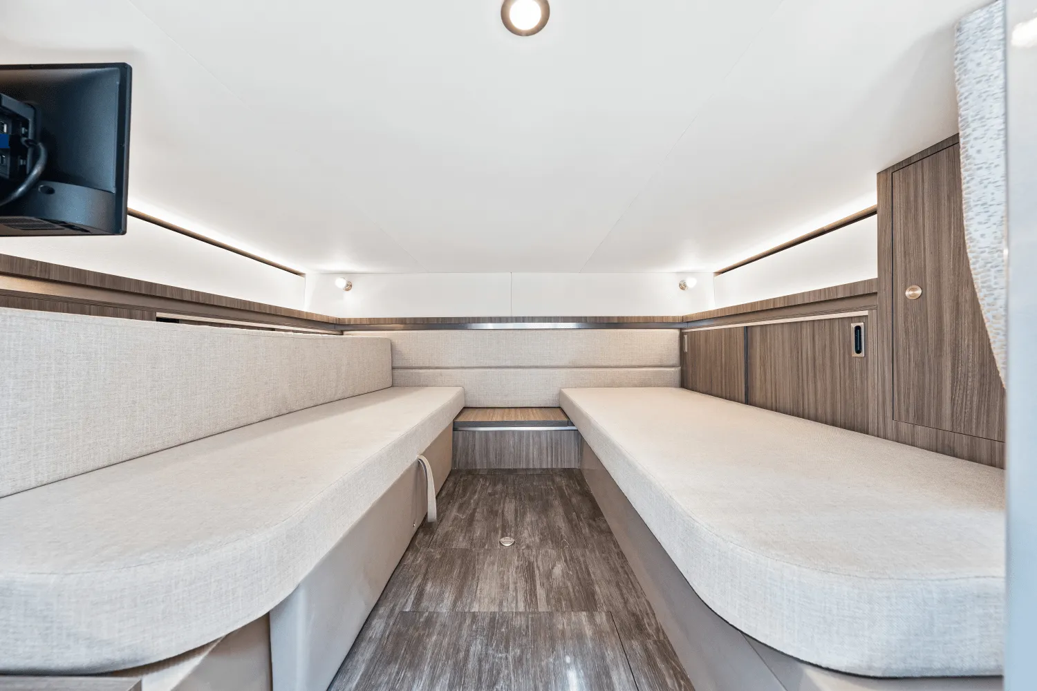 2024 Sea Ray Sundancer 320 Outboard Image Thumbnail #35