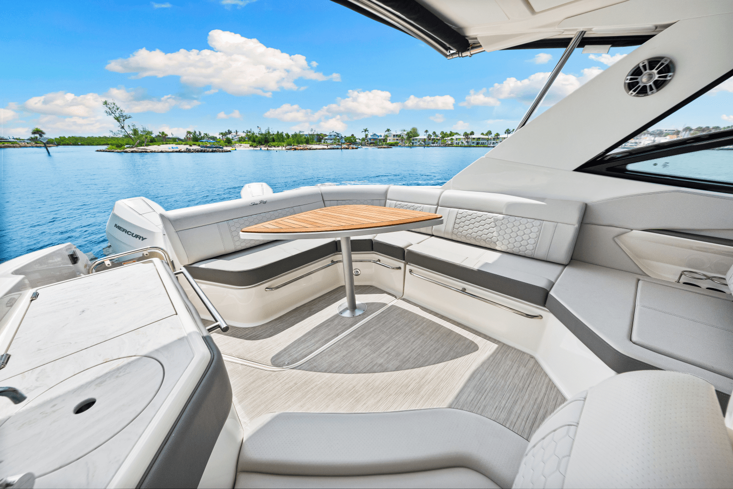 2024 Sea Ray Sundancer 320 Outboard Image Thumbnail #32
