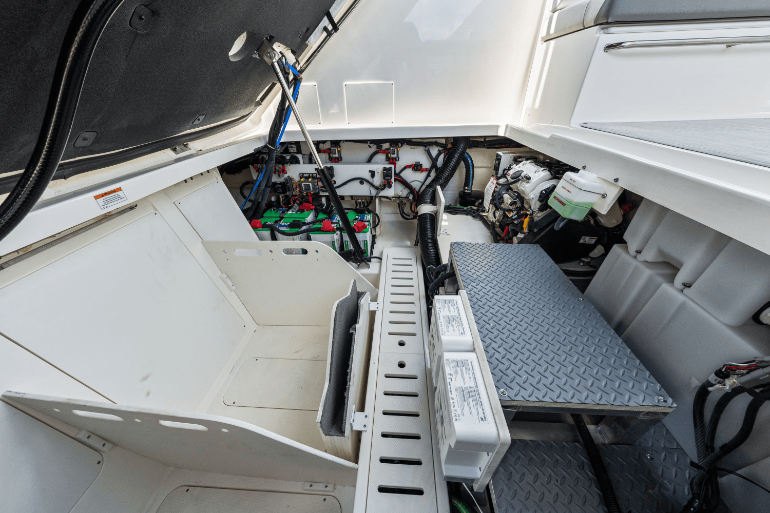 2024 Sea Ray Sundancer 320 Outboard Image Thumbnail #40