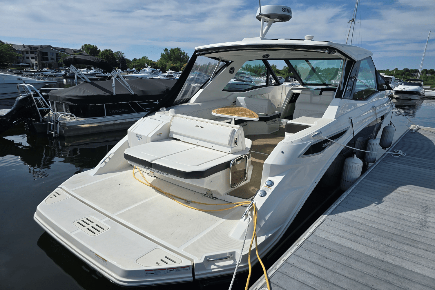 2021 Sea Ray 320 SUNDANCER COUPE Image Thumbnail #2