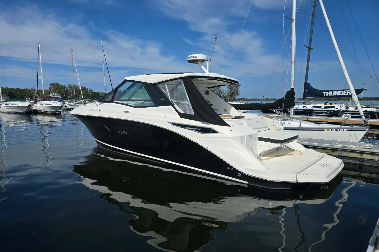 2021 Sea Ray 320 SUNDANCER COUPE Image Thumbnail #0