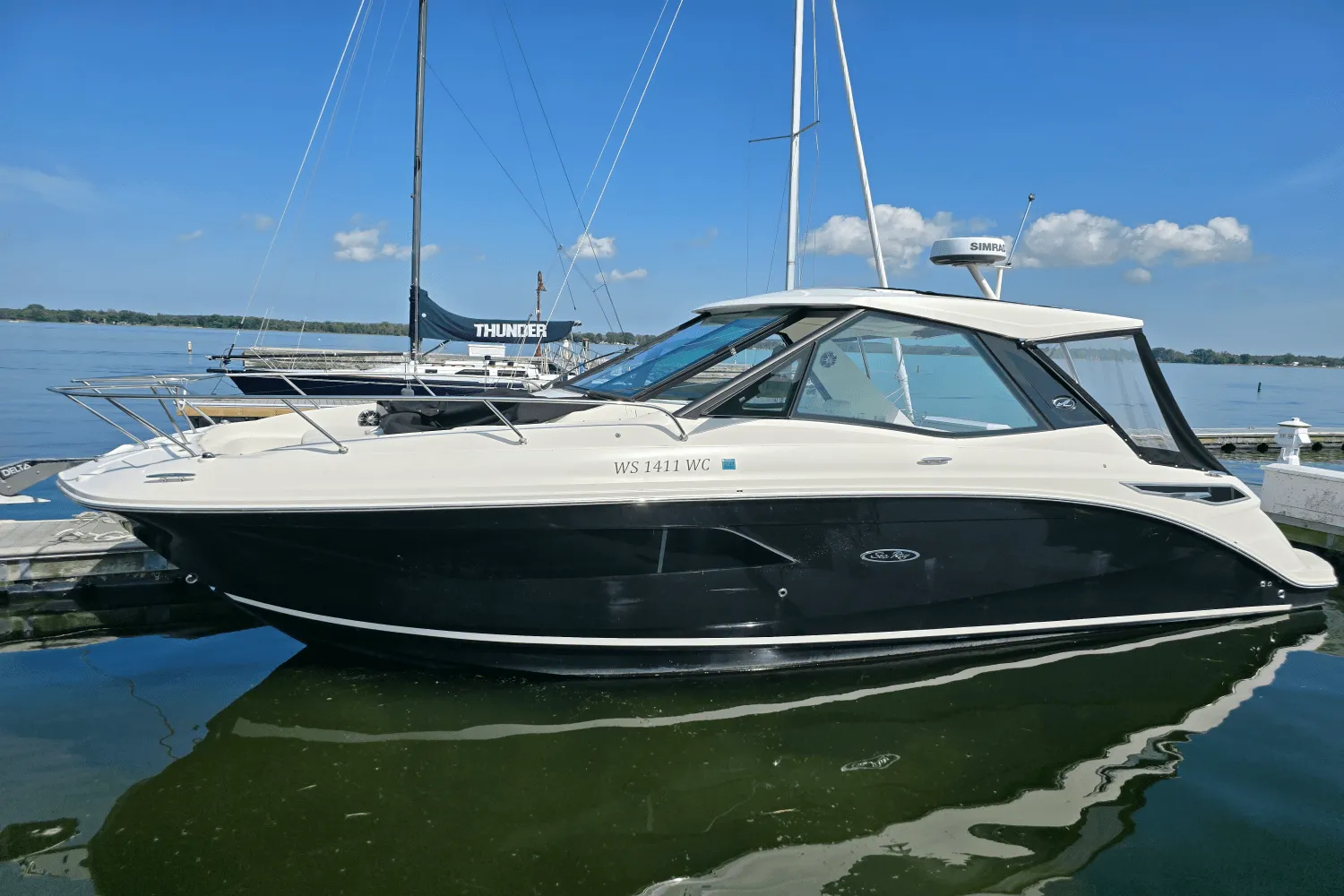 2021 Sea Ray 320 SUNDANCER COUPE Image Thumbnail #1