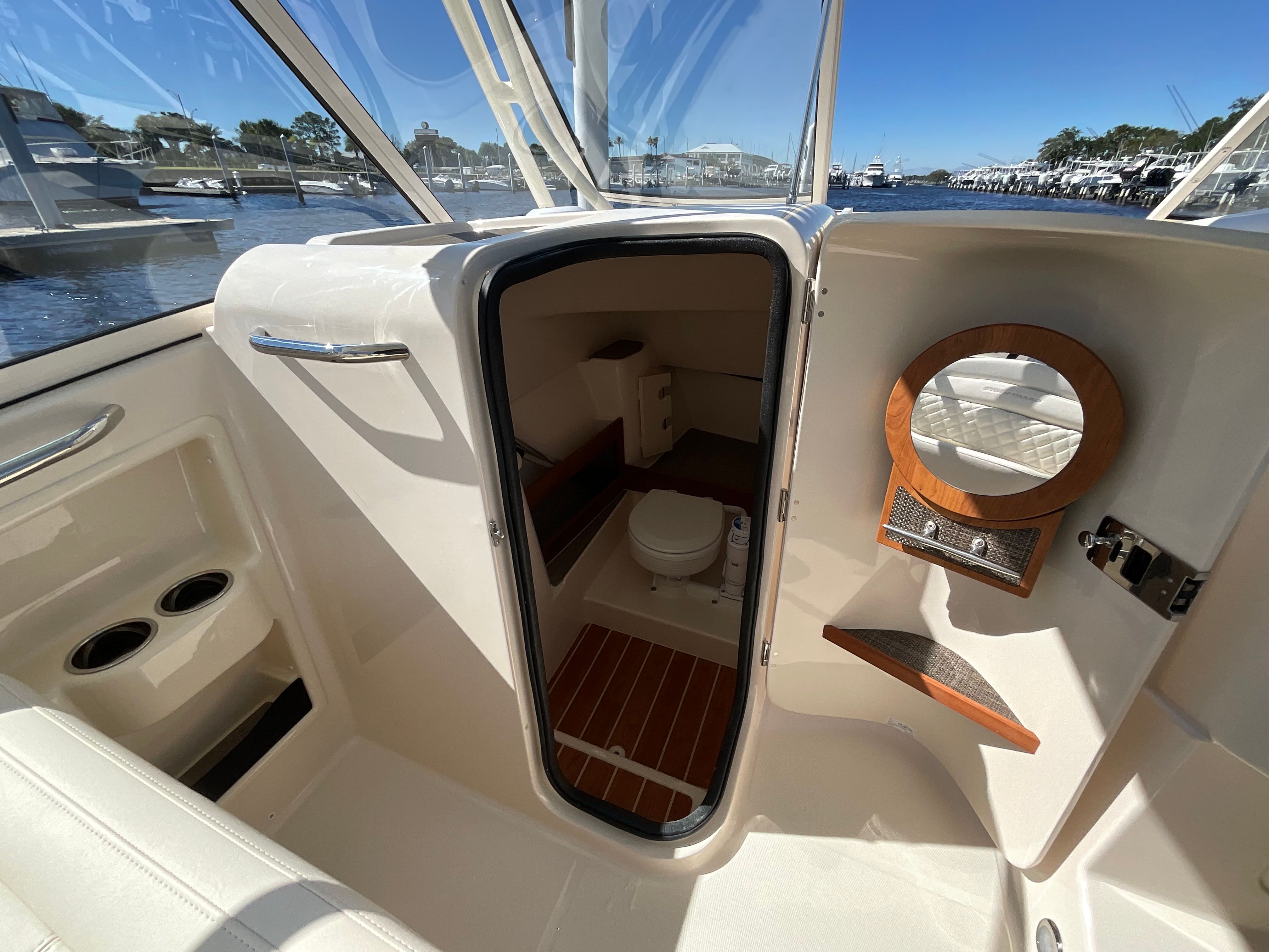 2026 Grady-White Freedom 285 Image Thumbnail #8