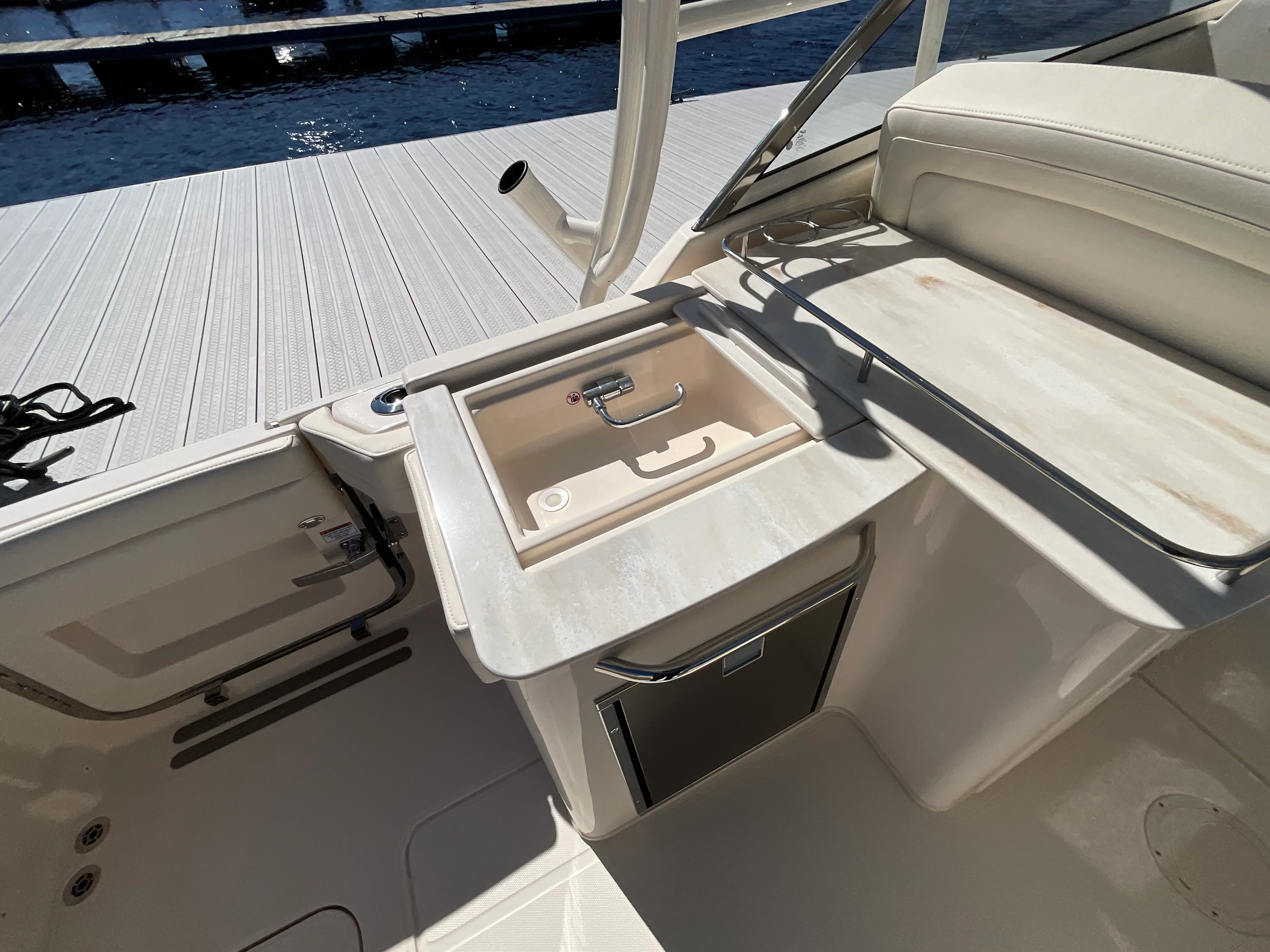 2026 Grady-White Freedom 285 Image Thumbnail #9