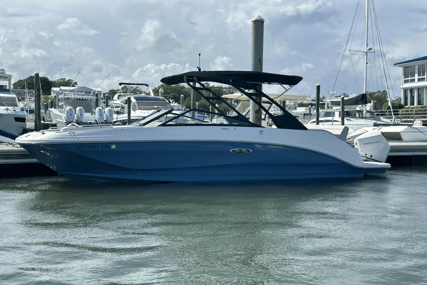 2021 Sea Ray 250 SDX OUTBOARD Image Thumbnail #0