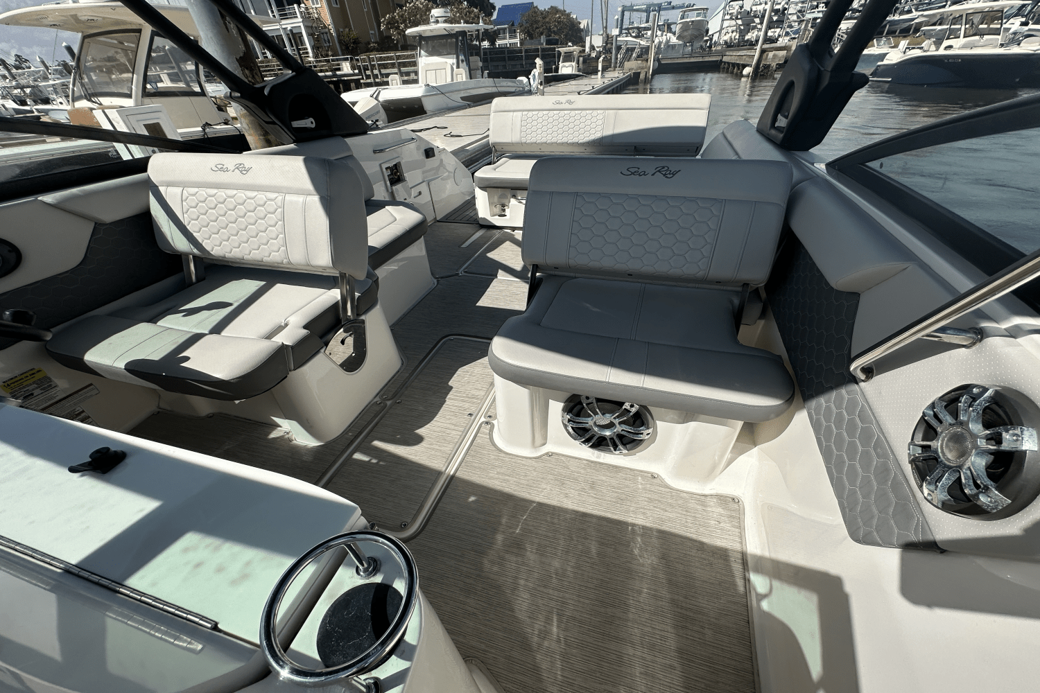 2021 Sea Ray 250 SDX OUTBOARD Image Thumbnail #14