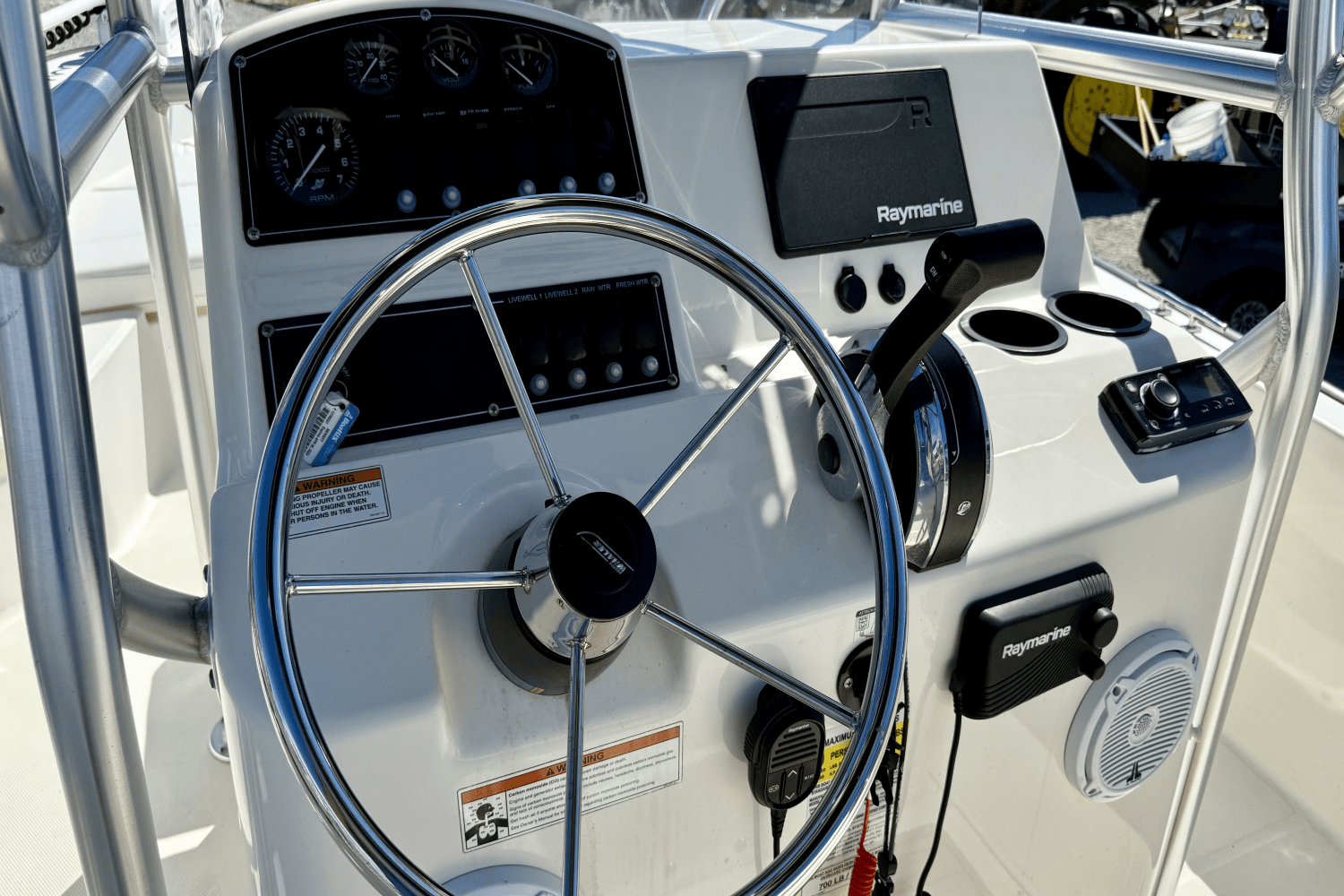2018 Boston Whaler 21 MONTAUK Image Thumbnail #8
